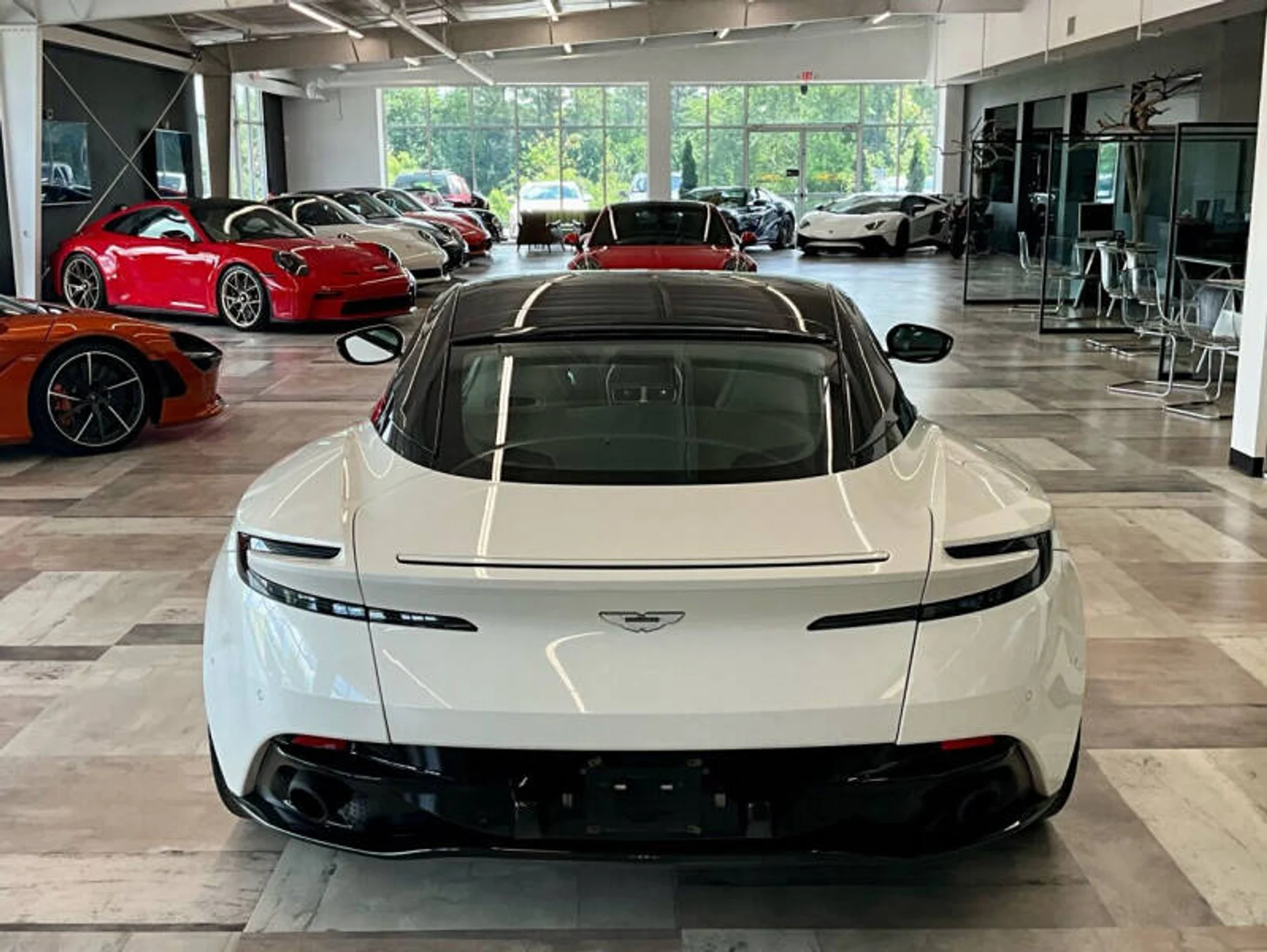 mph011_3300690373_2018_aston_martin_db11_v12_2dr_coupe_8d871a89c5