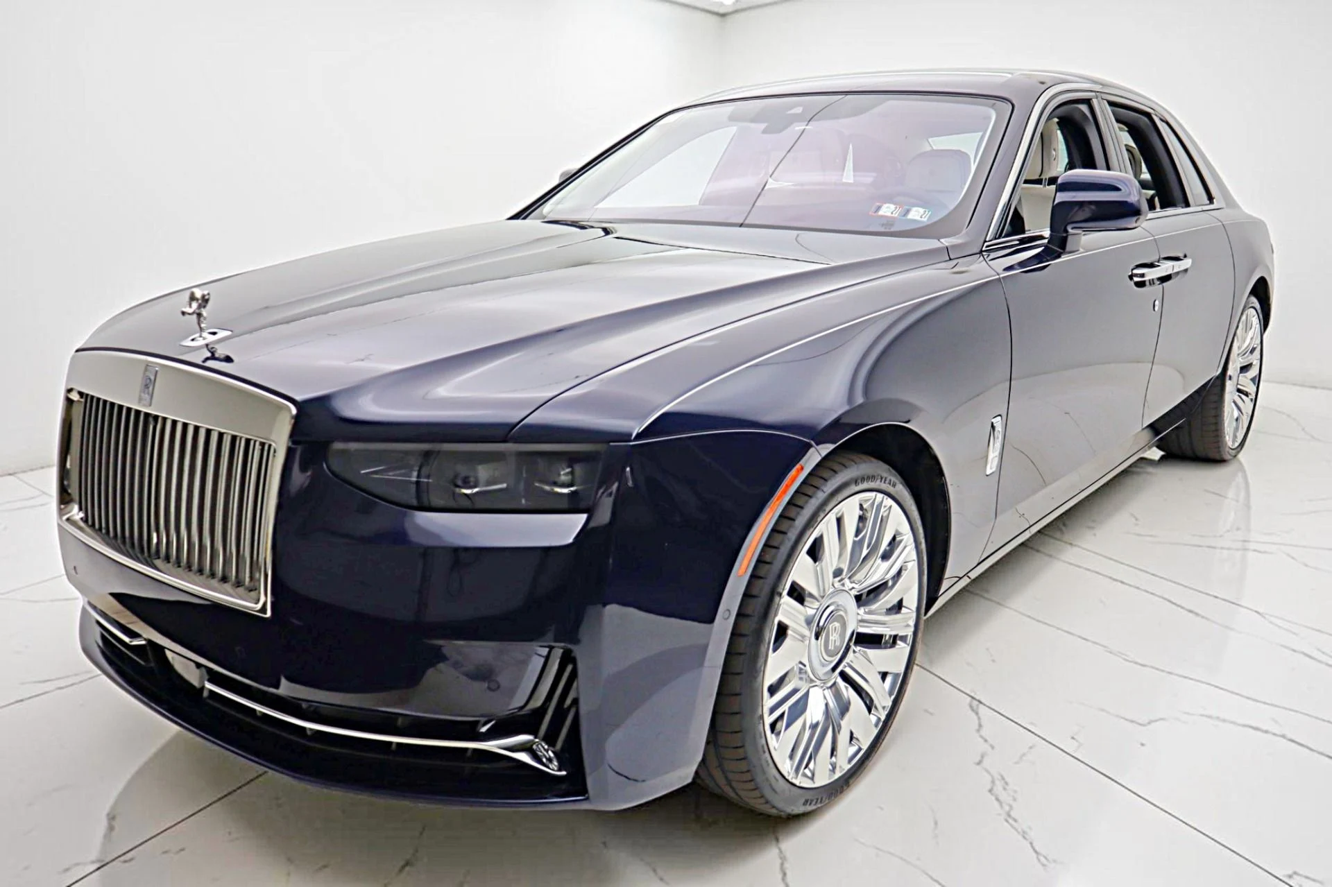 mph011_3313074105_New_2025_Rolls_Royce_Ghost_LEASE_OPTIONS_AVAILABLE_8e1875793a