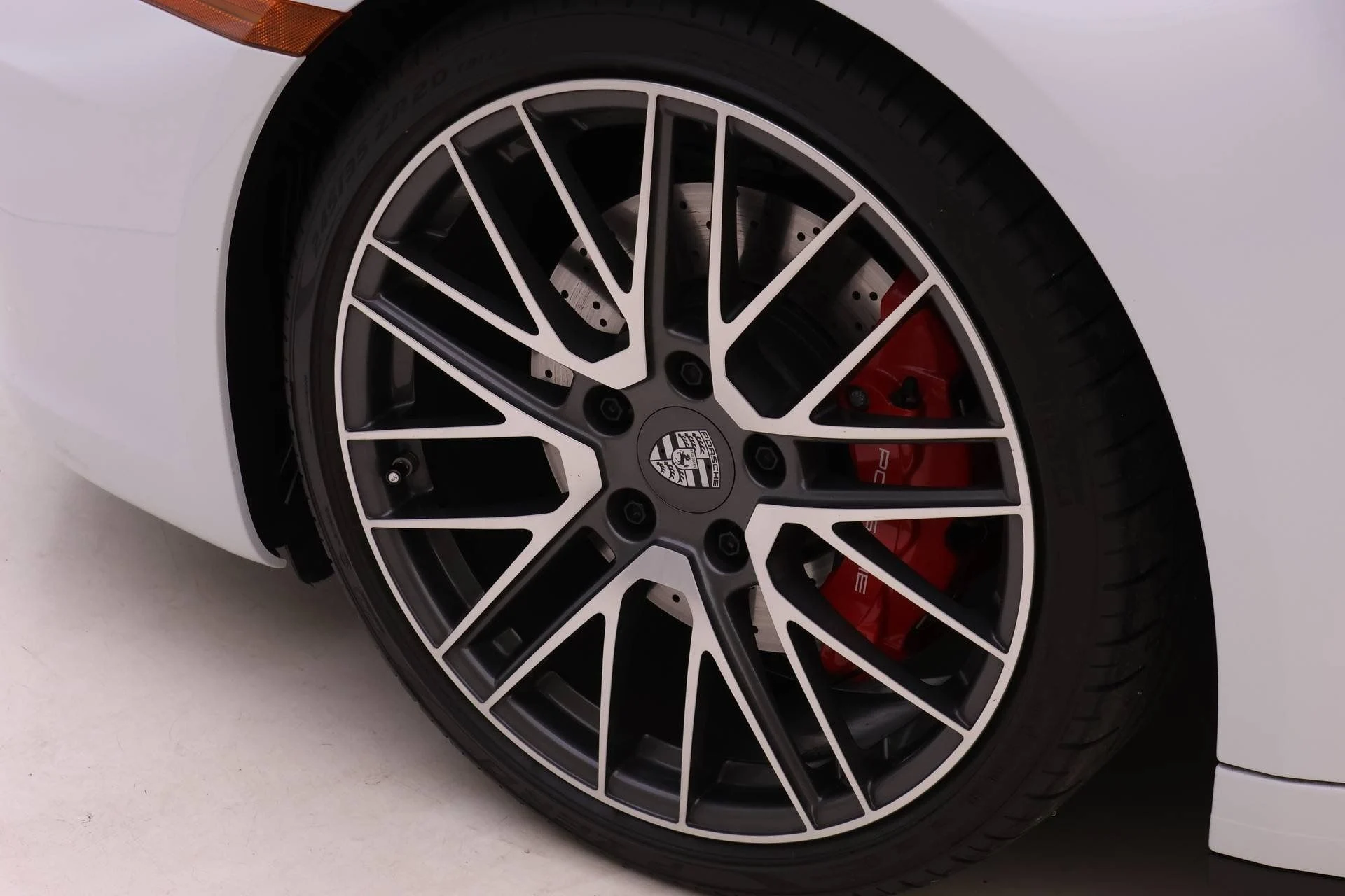 mph011_3315818500_08e3bf66b7e1c389b1a97e73021b4560_2474f32a7e