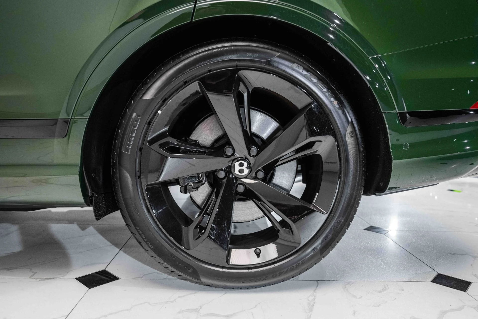 mph011_3317834807_Used_2024_Bentley_Bentayga_EWB_Azure_V8_1718899287_065be9ae28