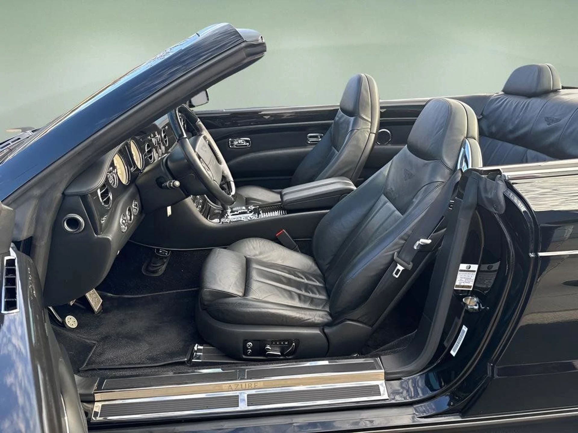 mph011_3320375723_e0847bfb3c5d489db74b71a1d33d5a55_a04da6e95b