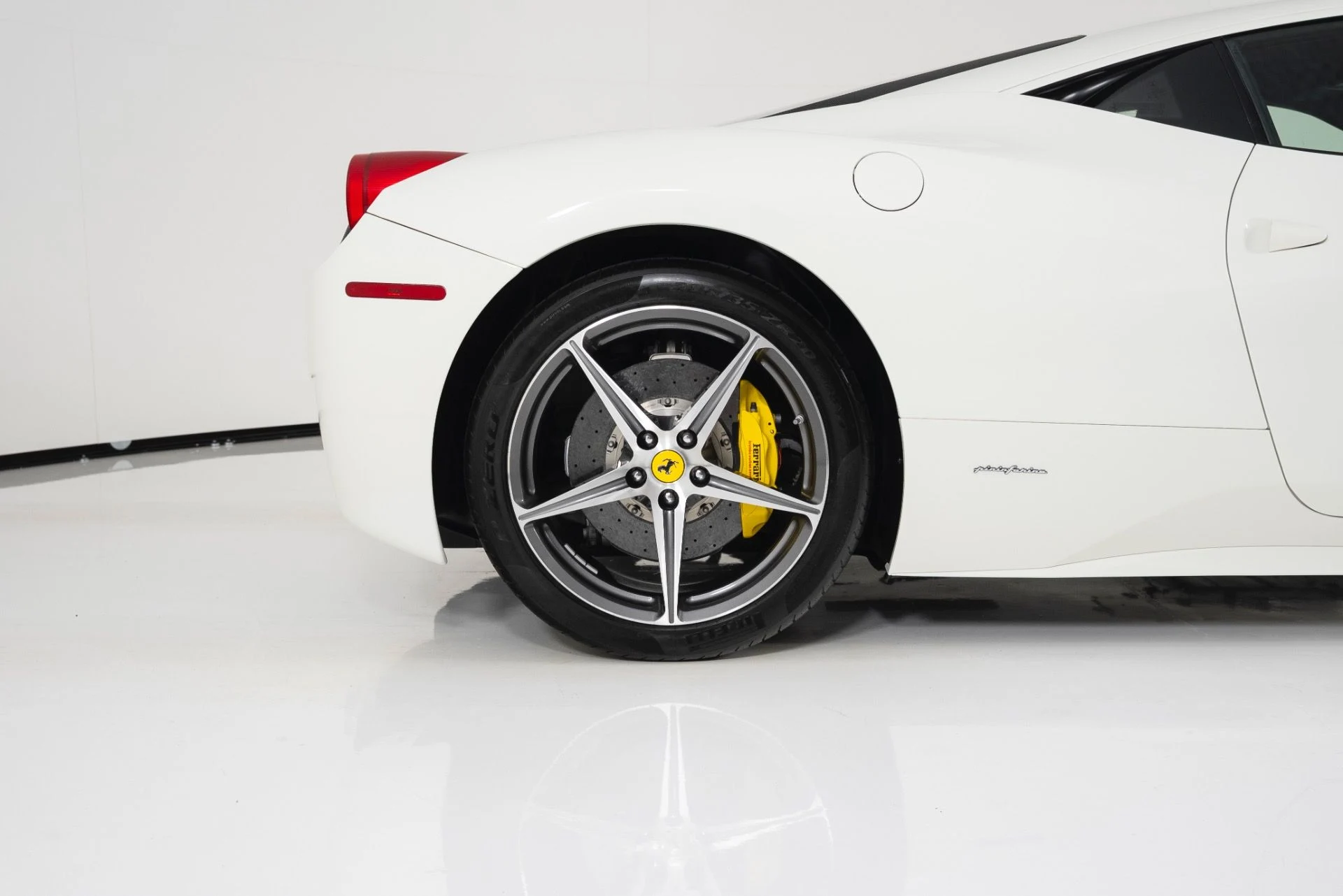 mph011_3323248694_Used_2015_Ferrari_458_Italia_Coupe_1753415705_176314edf9
