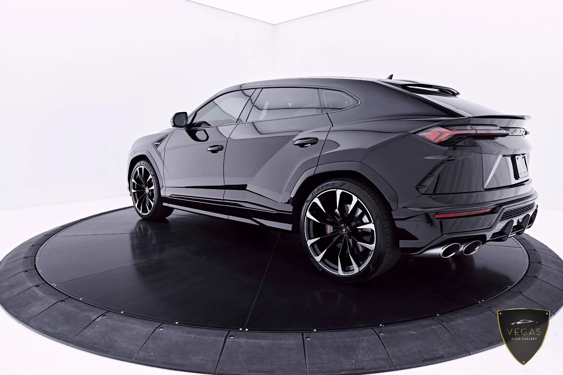 mph011_3324407090_Used_2022_Lamborghini_Urus_1782338922_77fb60494e
