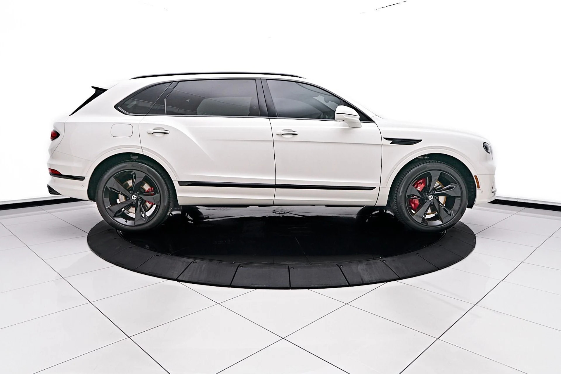 mph011_3325899094_Used_2023_Bentley_Bentayga_EWB_Azure_1745273088_d15f88002f