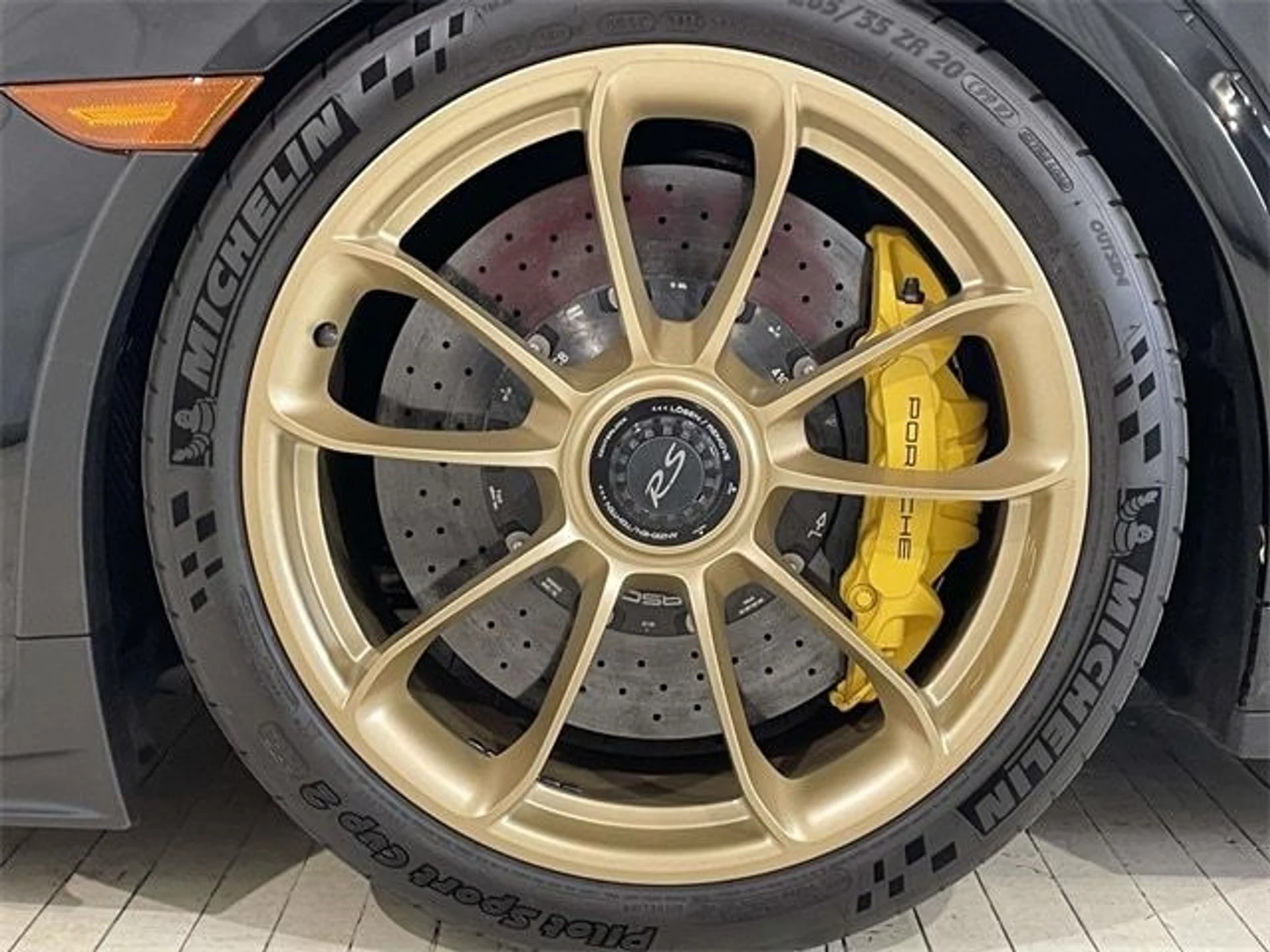 mph011_3329245019_70a8da0246542a38a6699b5abd515053x_4d5f299d89