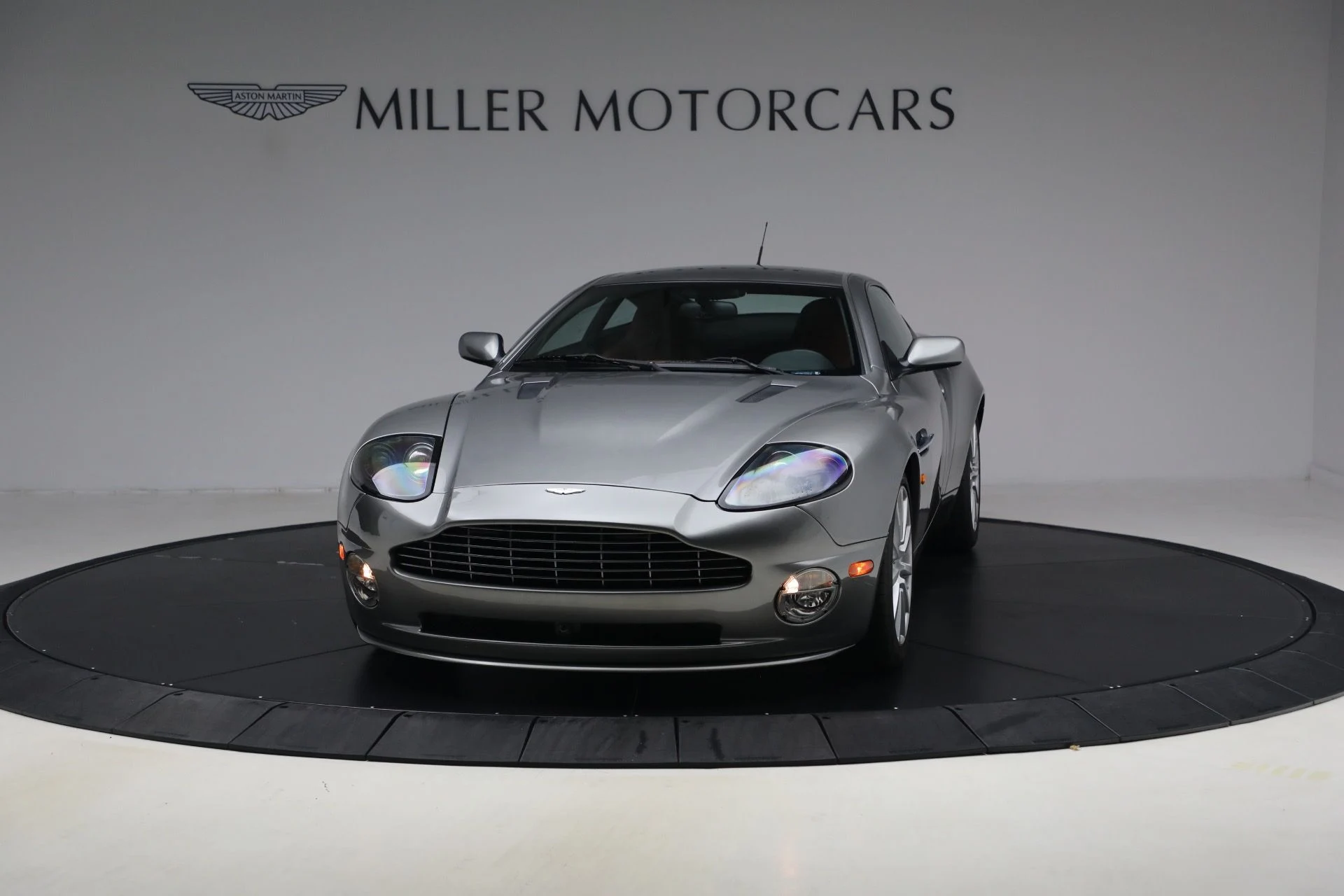 mph011_333498601_Used_2006_Aston_Martin_V12_Vanquish_S_1792851936_6a1f8c632c