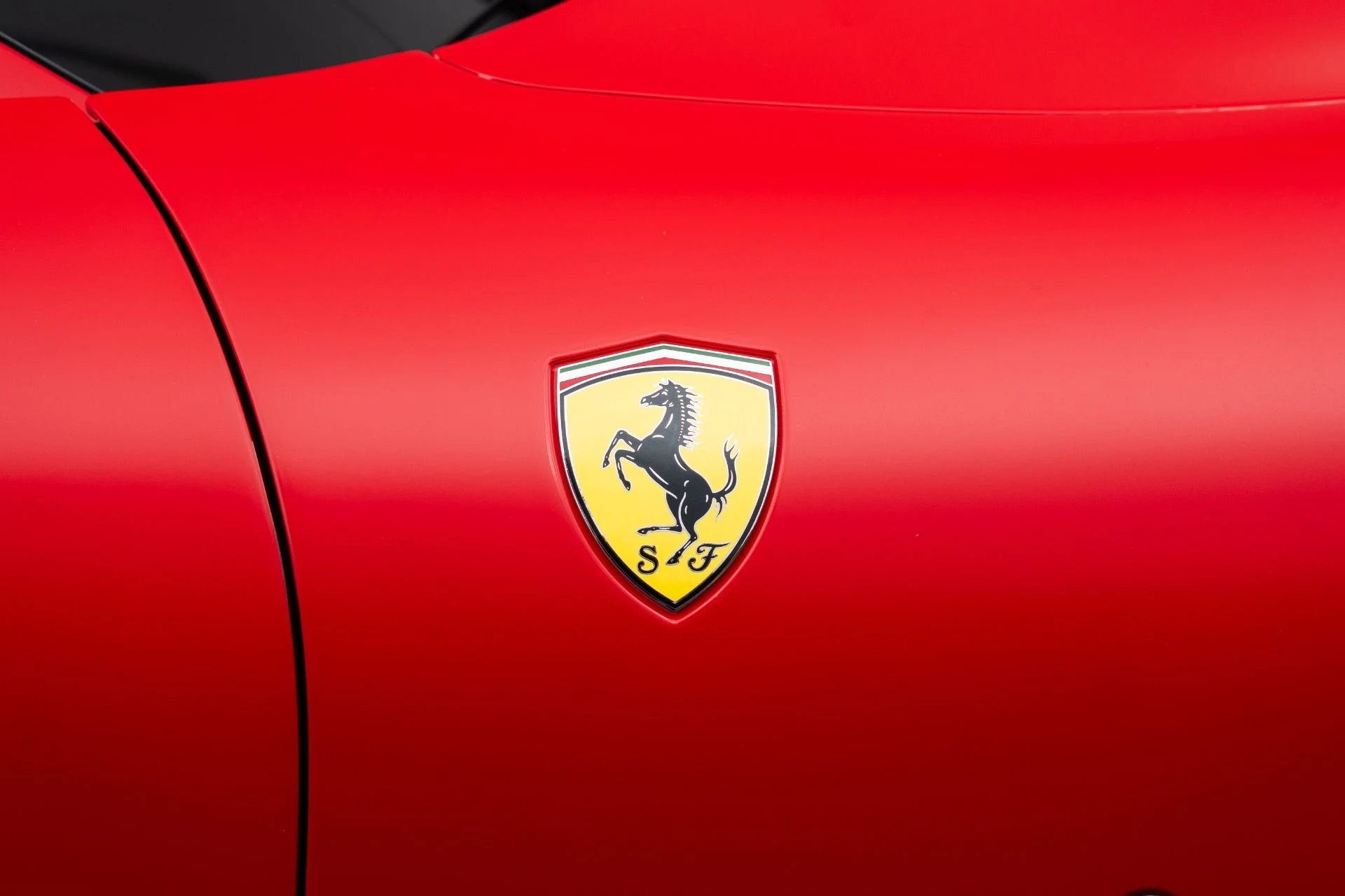 mph011_3336093250_Used_2023_Ferrari_Roma_1777005512_02cad9e9ed