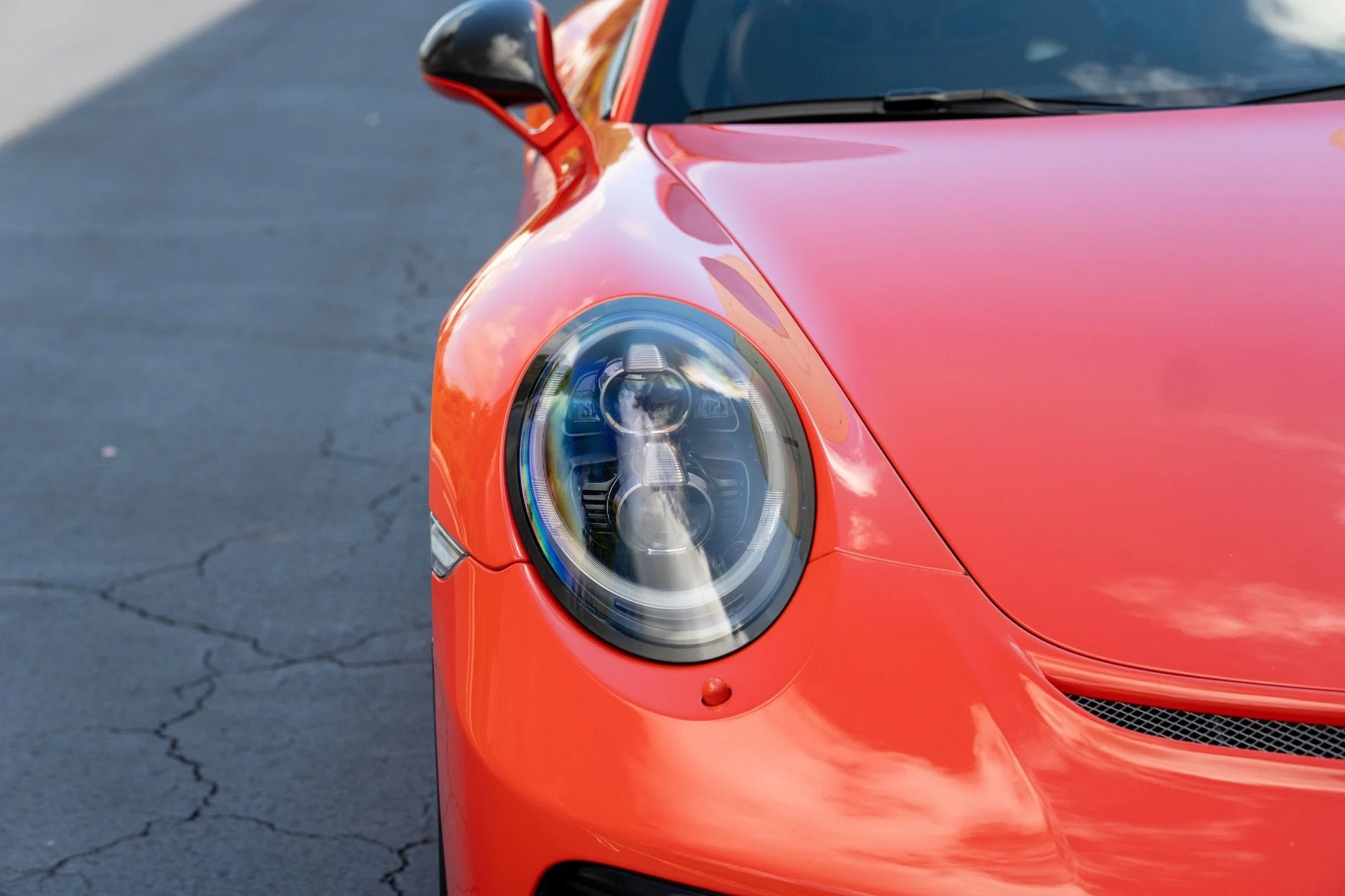 mph011_3336180999_Used_2018_Porsche_911_GT_3_1758911261_9fa0dbe83b