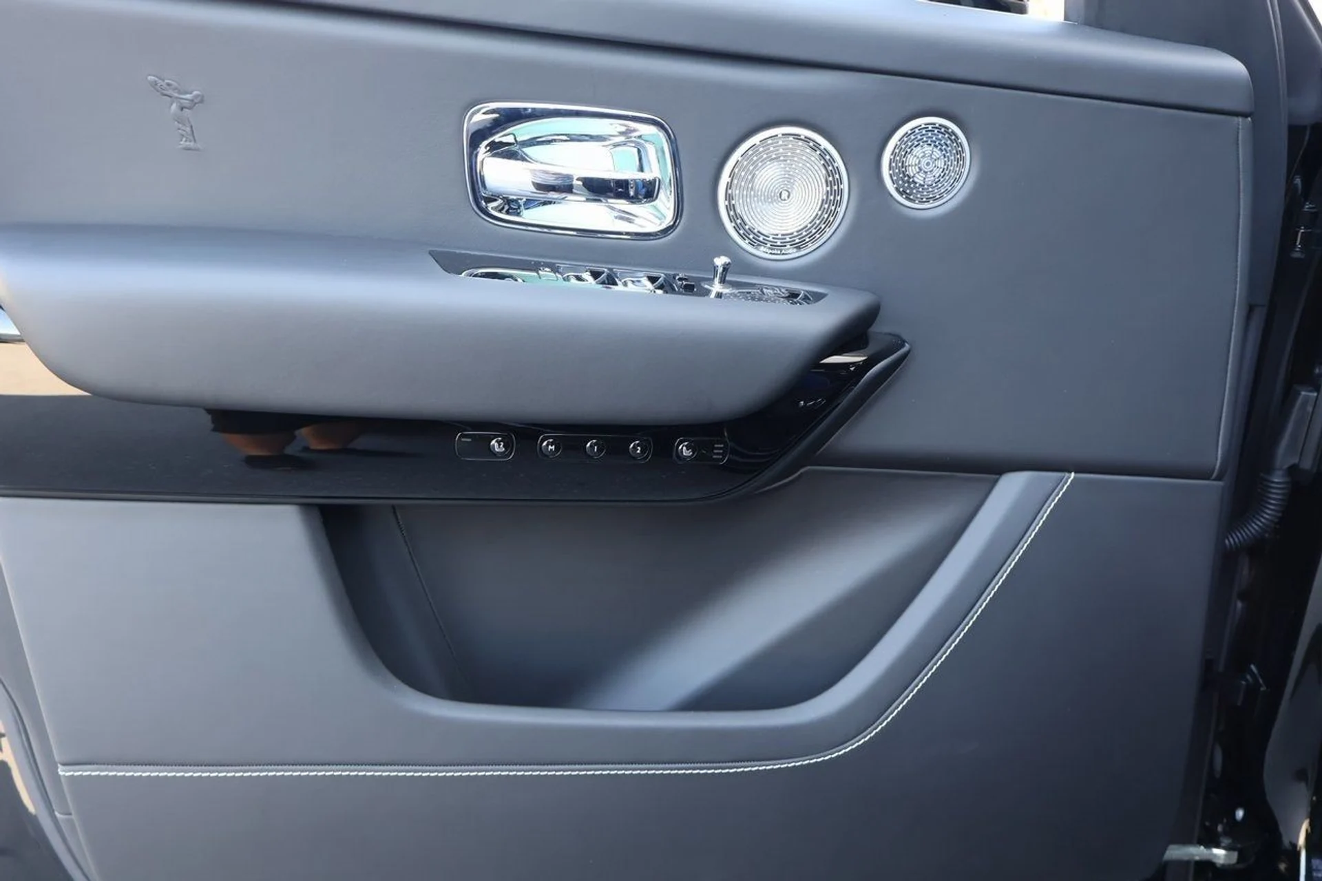 mph011_3337089377_12_5252b84b43