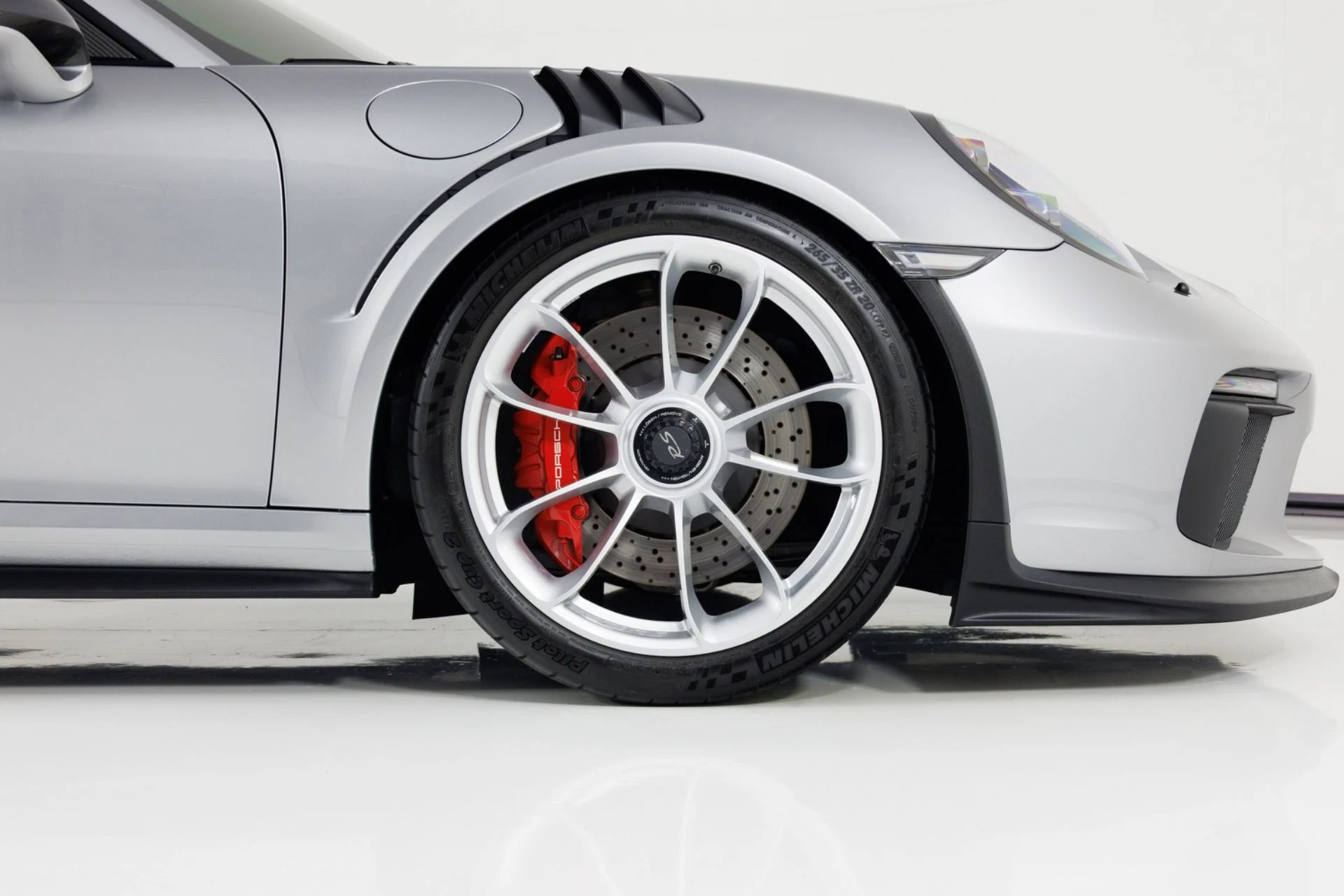 mph011_3337968744_Used_2019_Porsche_911_GT_3_RS_1778792364_8c99402ae0