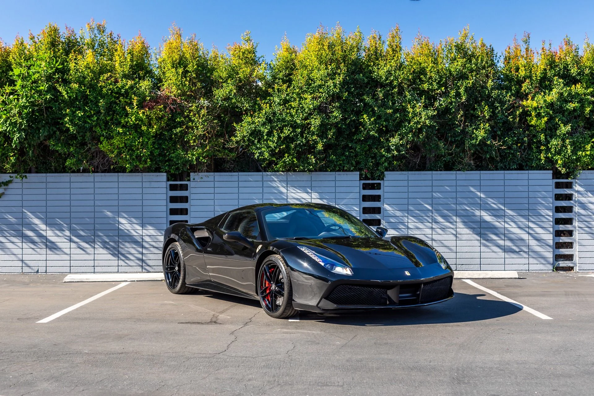 mph011_3338406315_Used_2018_Ferrari_488_Spider_1701972834_4d64af7af7