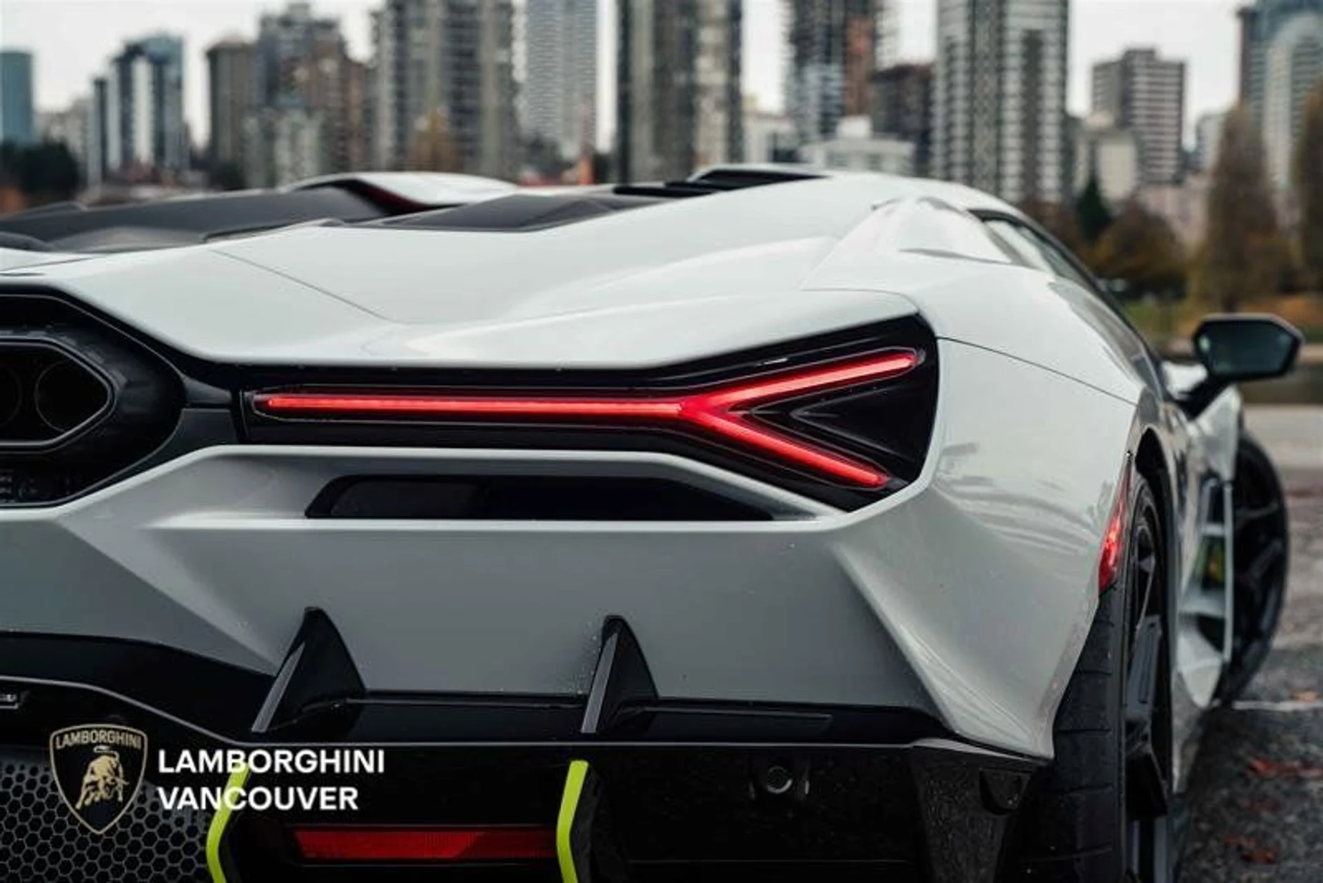 mph011_3339530480_37687978_03611_lvy32dkj_4b925b8fc8