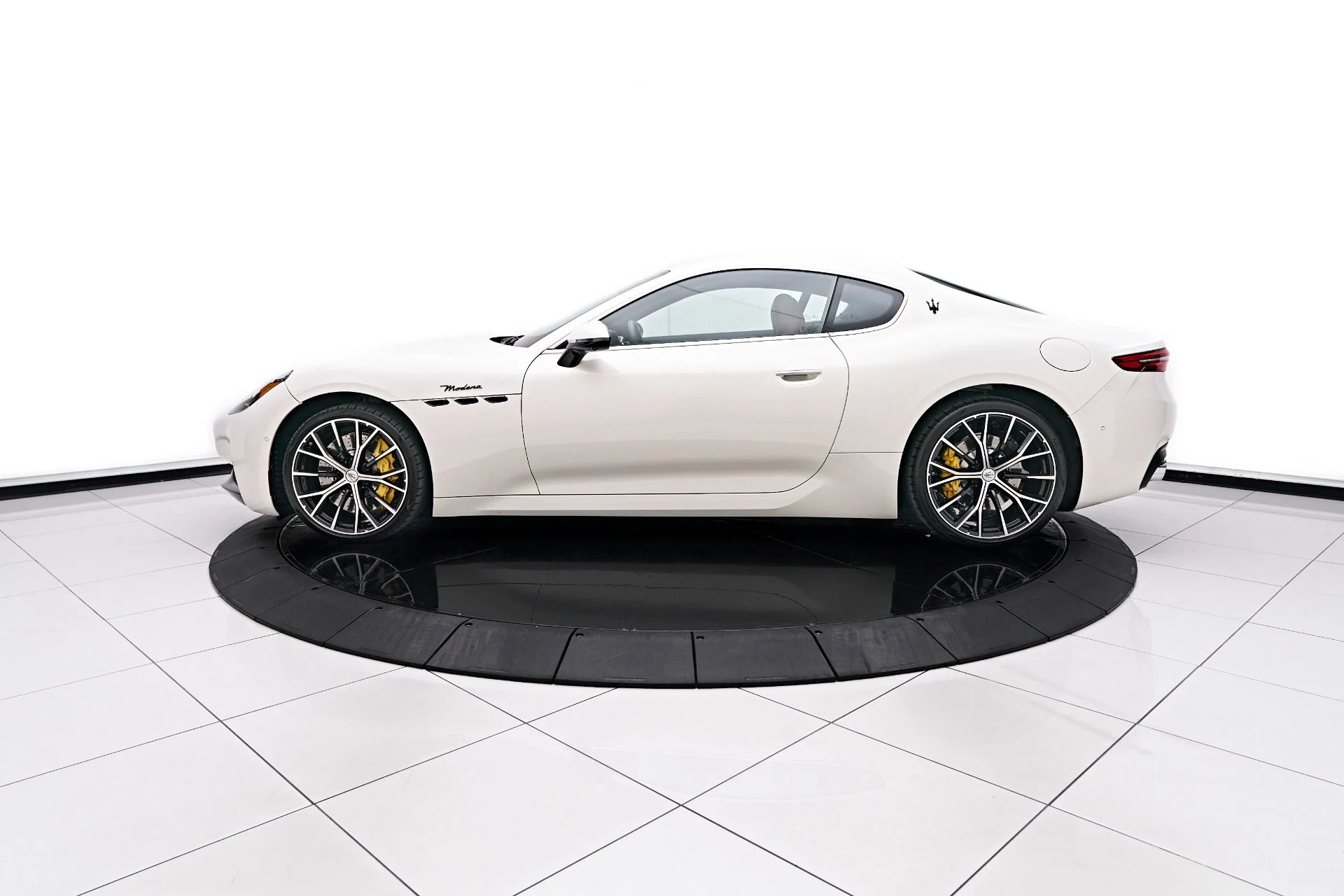 mph011_3353072399_Used_2024_Maserati_Gran_Turismo_Modena_1747949975_753d8873cf