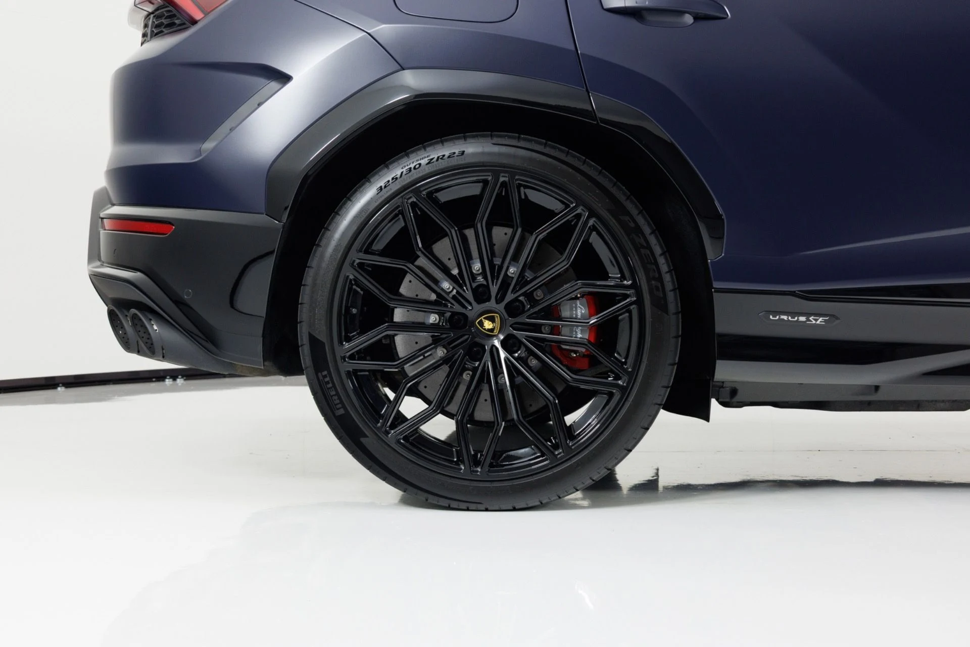 mph011_3355162407_Used_2025_Lamborghini_Urus_SE_1779304699_b70e7f4c3d