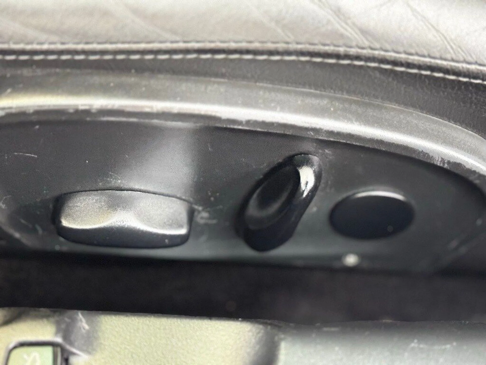 mph011_3355989357_d883803ffb8e577f4cdbd1fd6b4ed5f6x_677bf4dcb0