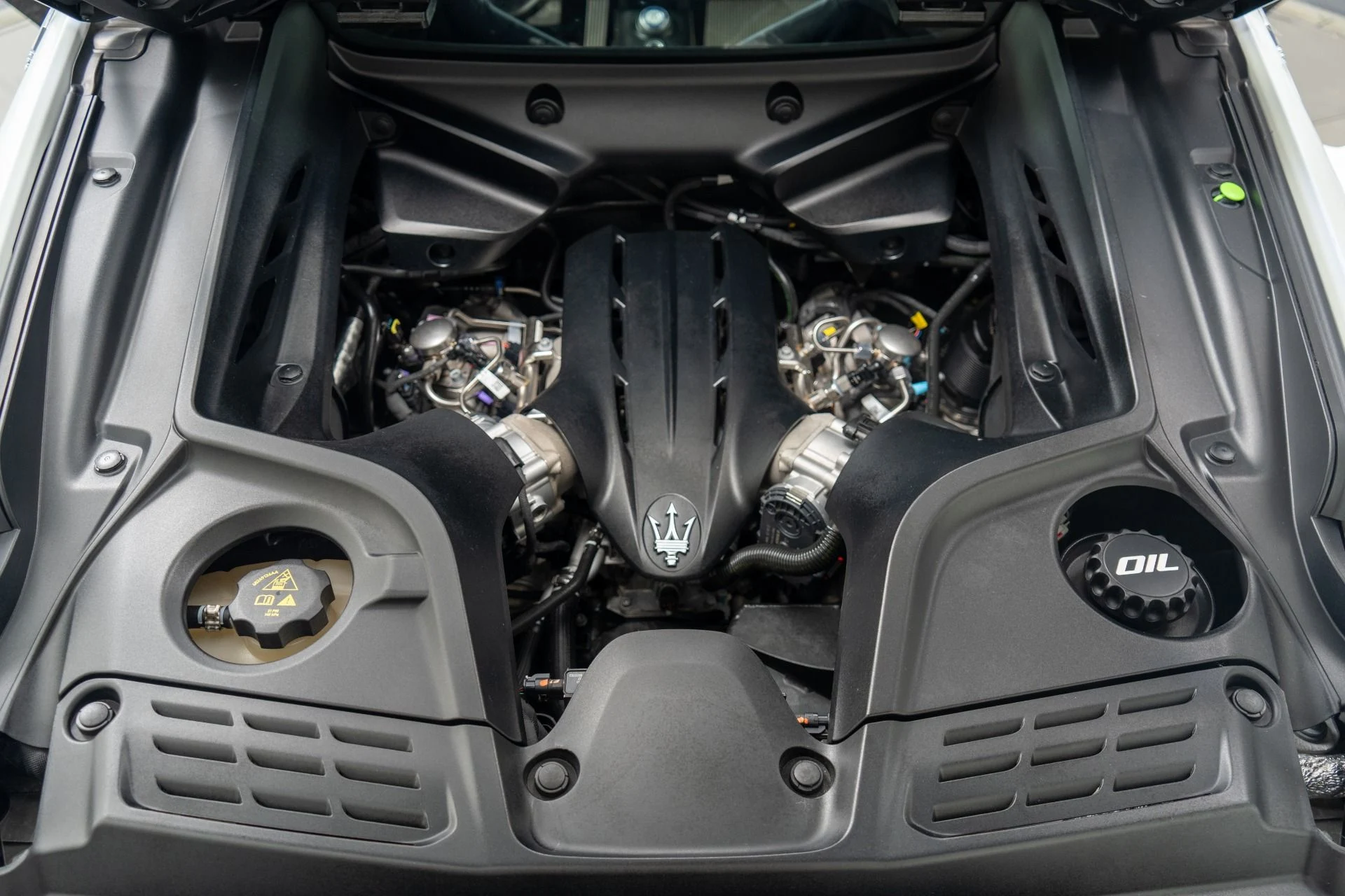 mph011_3359870380_Used_2022_Maserati_MC_20_1779288134_fc0fcebbdb