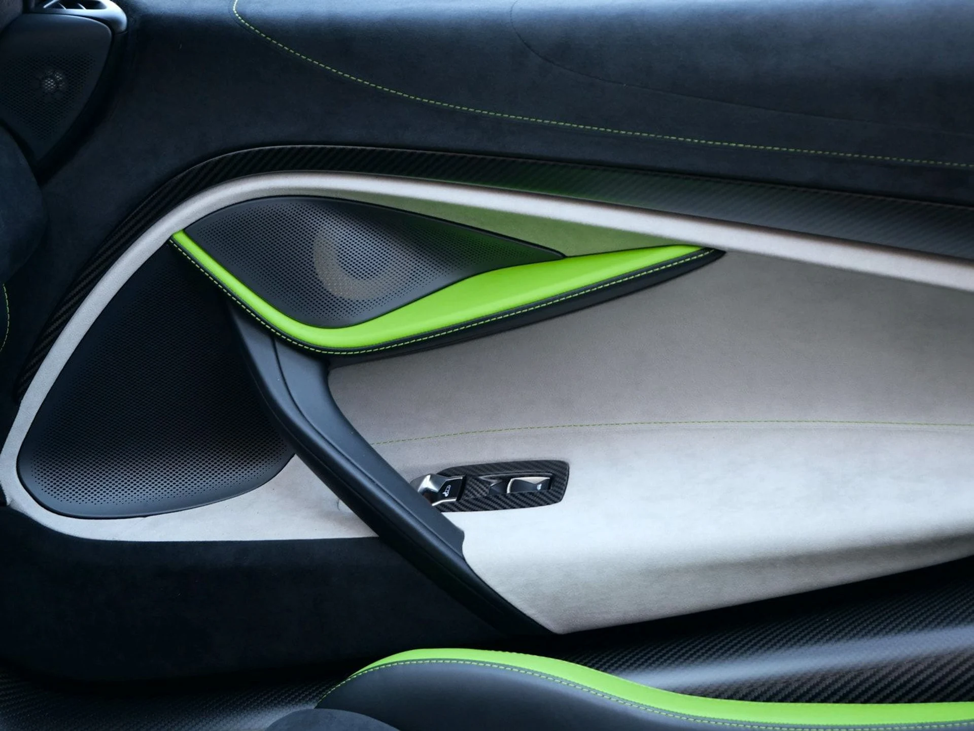 mph011_3360998126_ffa24b0650fa419887102353d609a4e0_38557c00f5