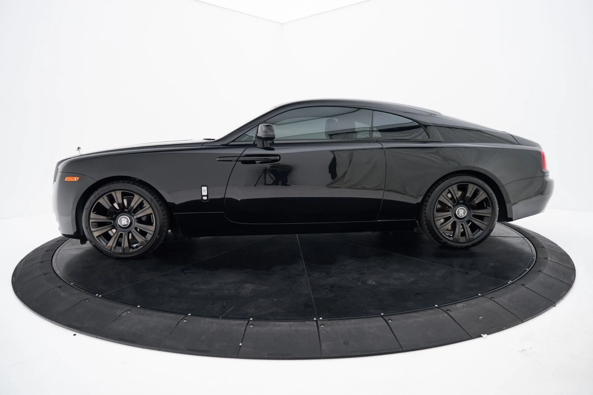 mph011_3364697221_Used_2015_Rolls_Royce_Wraith_Base_1792602889_b36eaf95bf