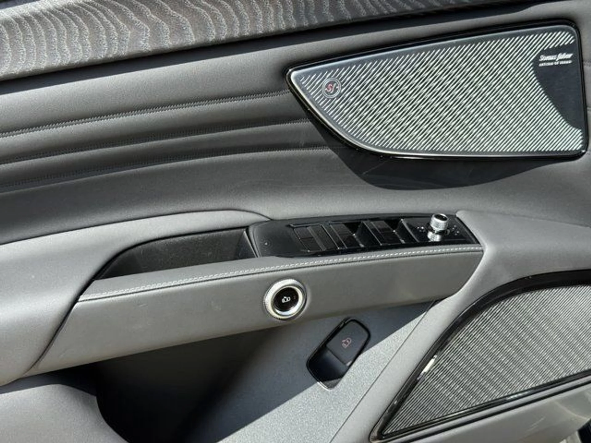 mph011_3370861669_70289e0eea274acf8eae54476d574e0a_ad98854ab5