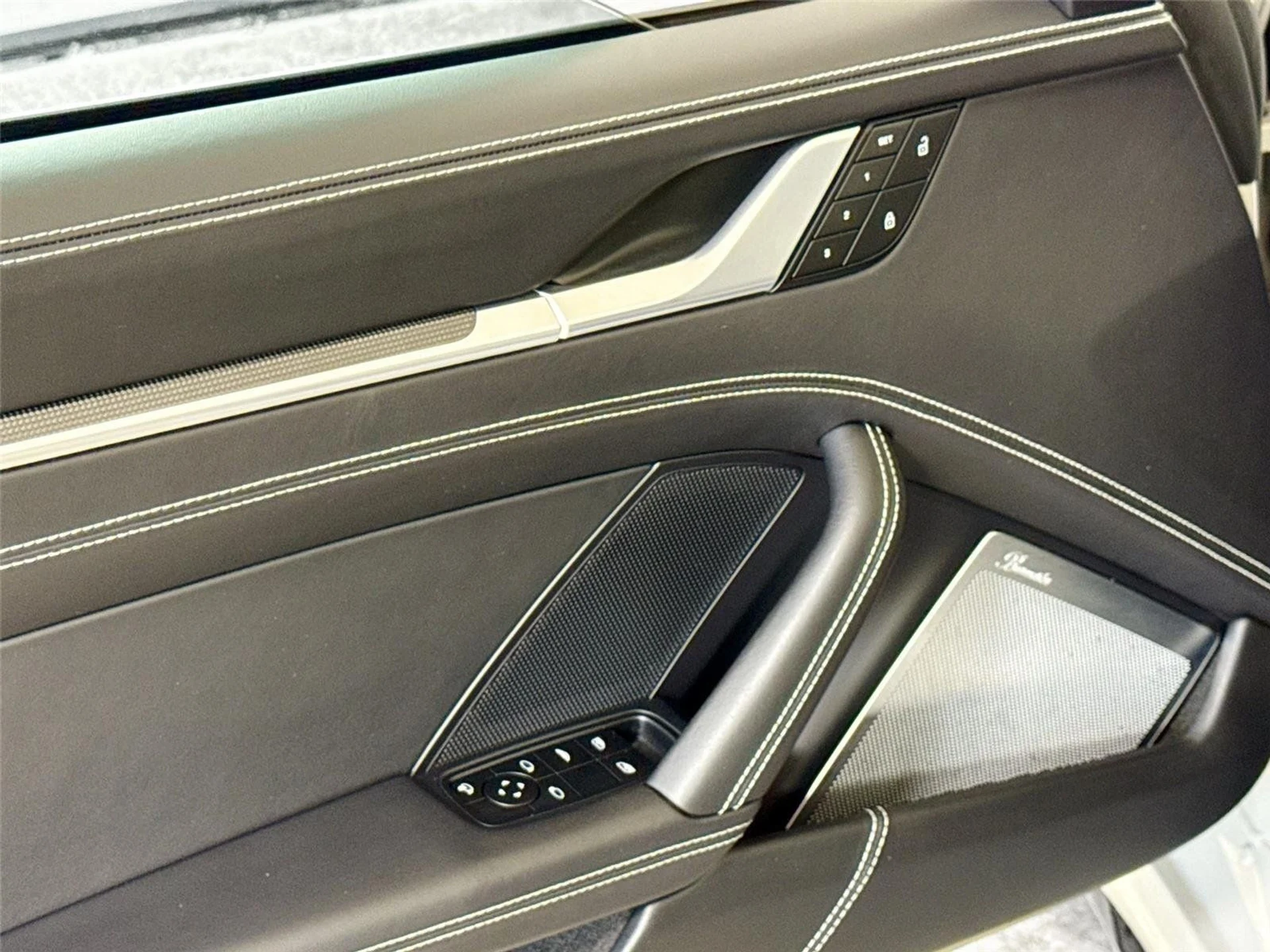 mph011_3370979531_ba9e898f733b2e92b526b0f70349da61_46a6ee4728