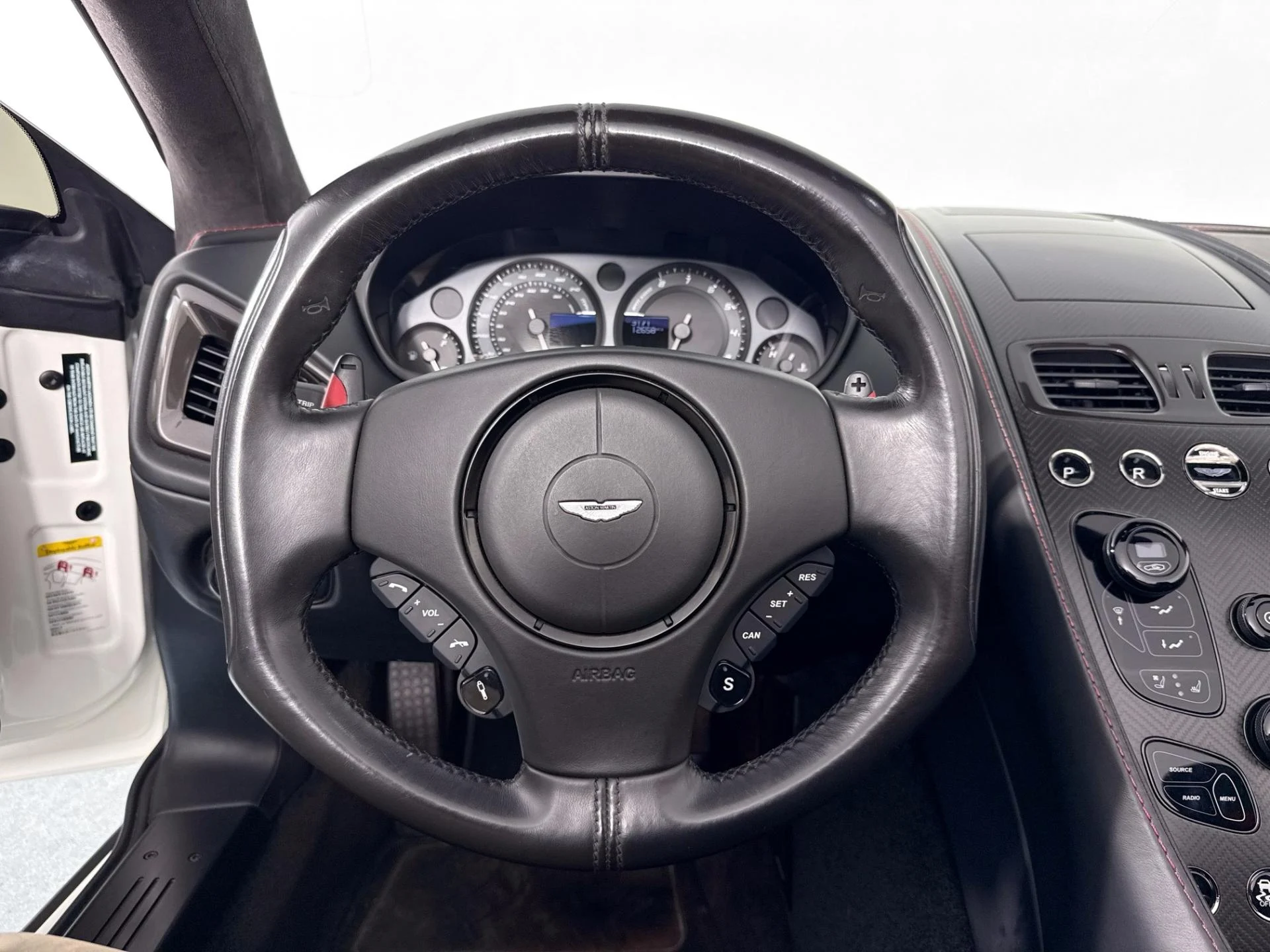 mph011_3382367632_Used_2015_Aston_Martin_Vanquish_Volante_1782334082_8661b7cc94