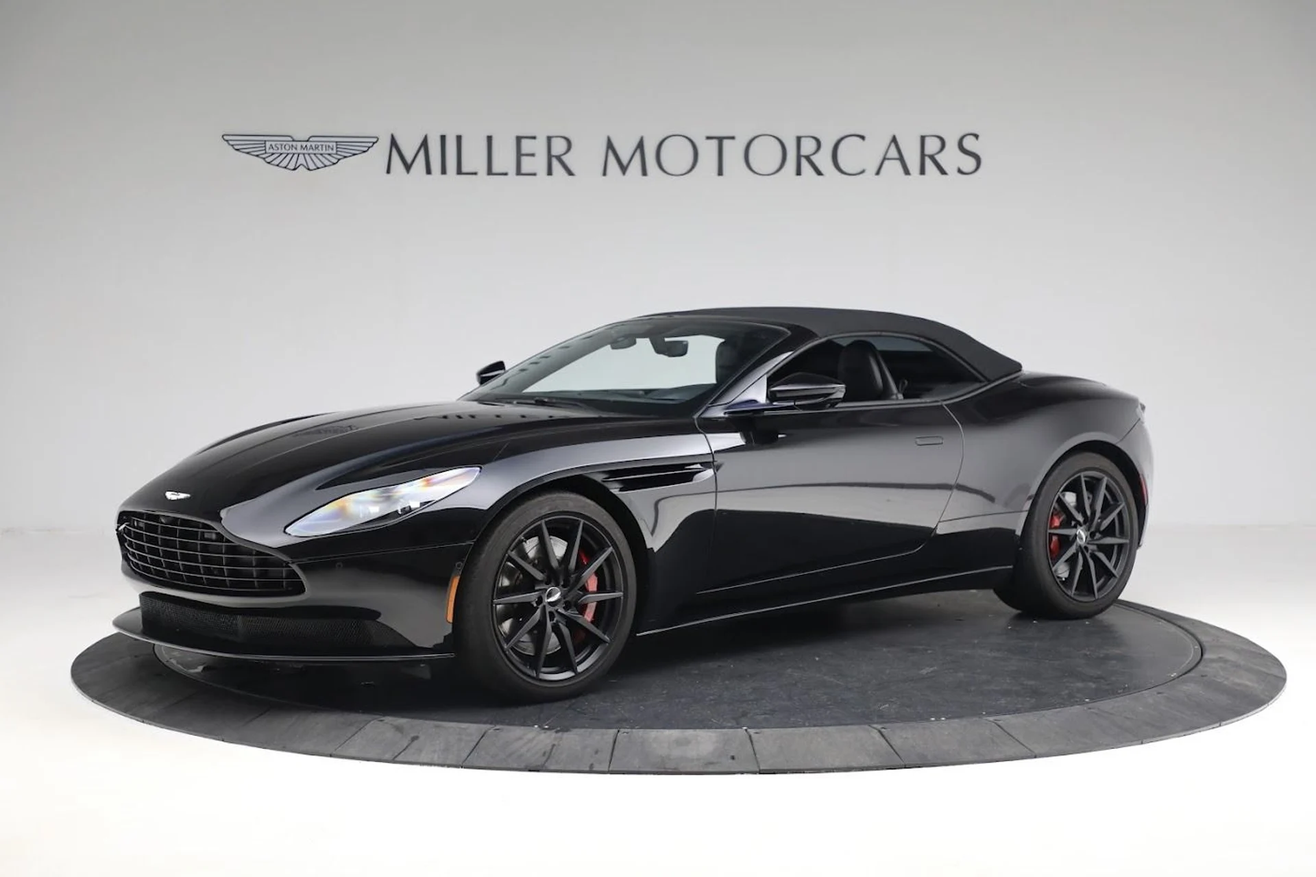 mph011_3388439387_Used_2019_Aston_Martin_DB_11_Volante_f26d4b6b37