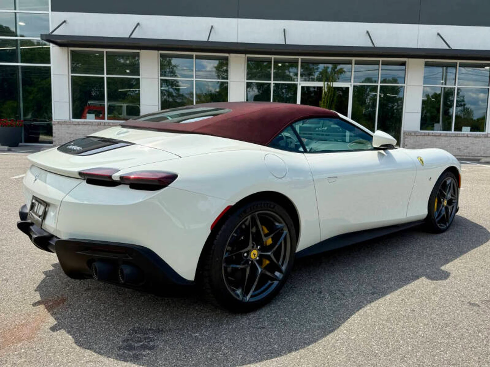 mph011_3389592446_2025_ferrari_roma_spider_base_2dr_convertible_b74a703845