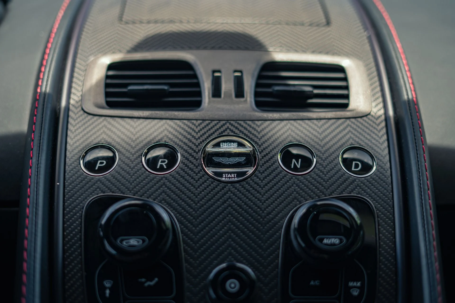 mph011_3390749679_Used_2015_Aston_Martin_Vanquish_Carbon_White_Tasteful_Upgrades_1784056520_1230ac9878