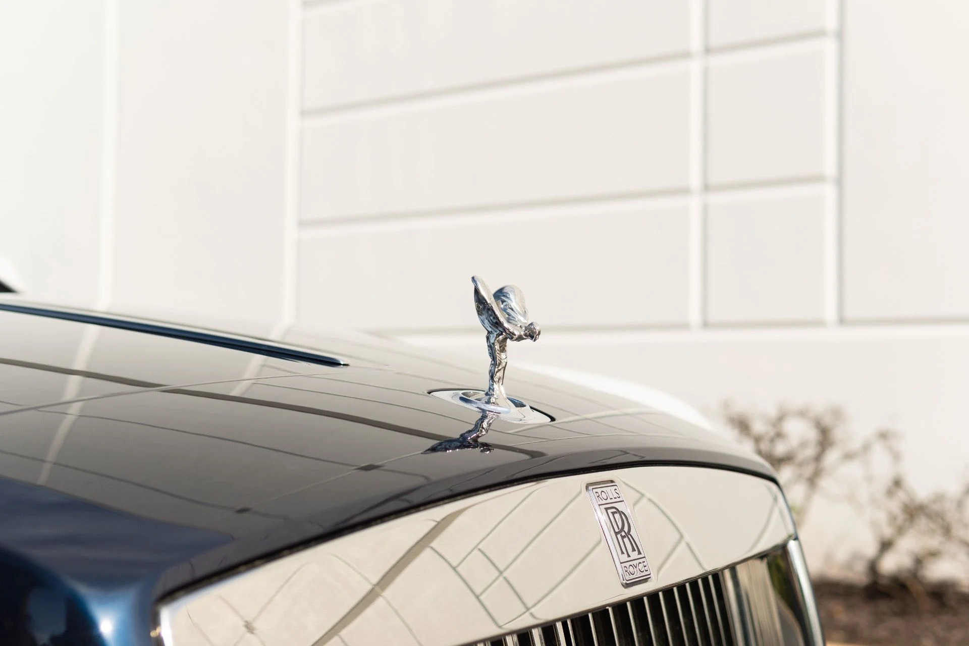 mph011_3397292859_Used_2018_Rolls_Royce_Ghost_1765824060_ab3c56bbba