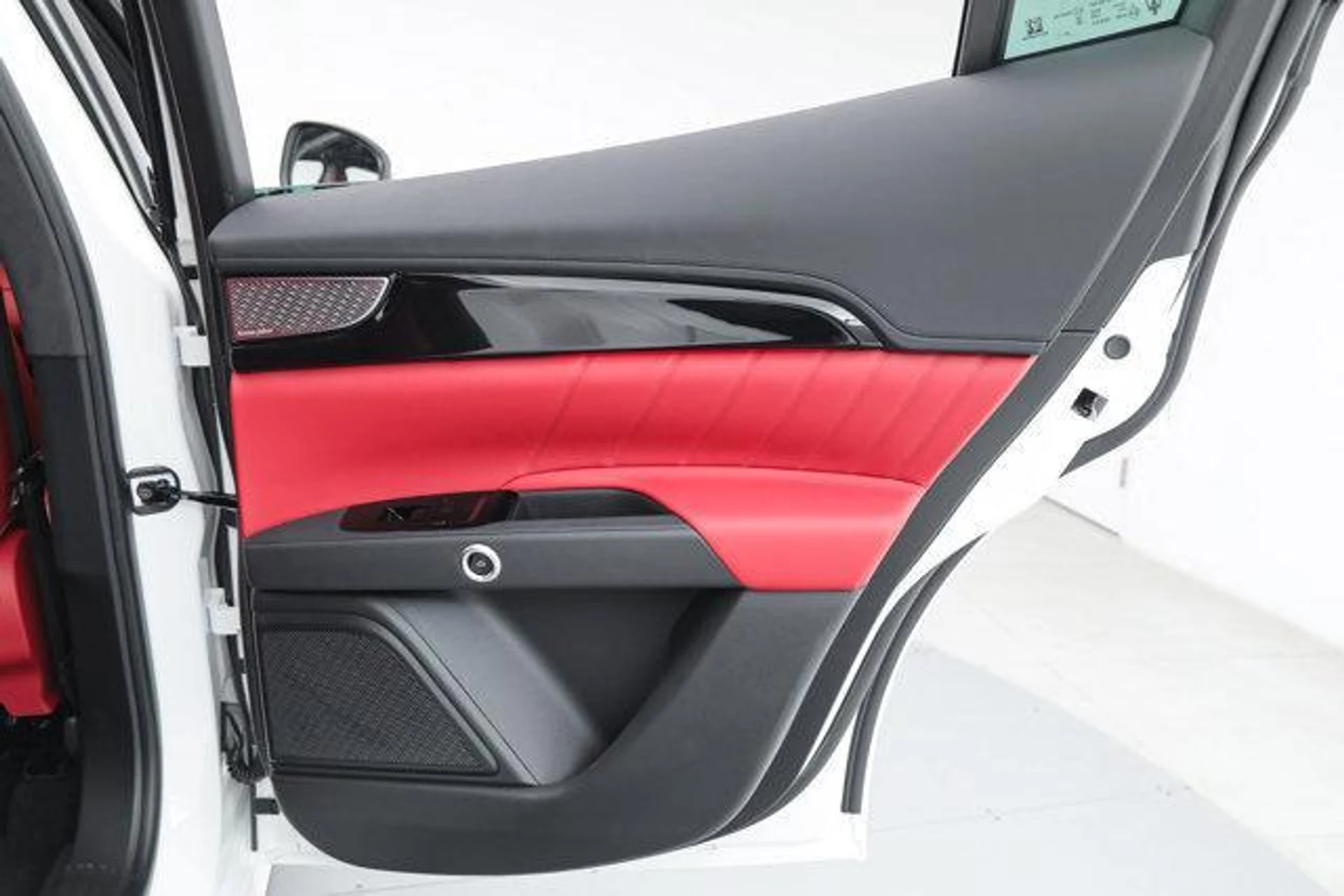 mph011_3400422133_o_Z_Ui_Hiod2_E_Gkvrg_DD_3a_O_Xdxofc_M_5daea3aa58