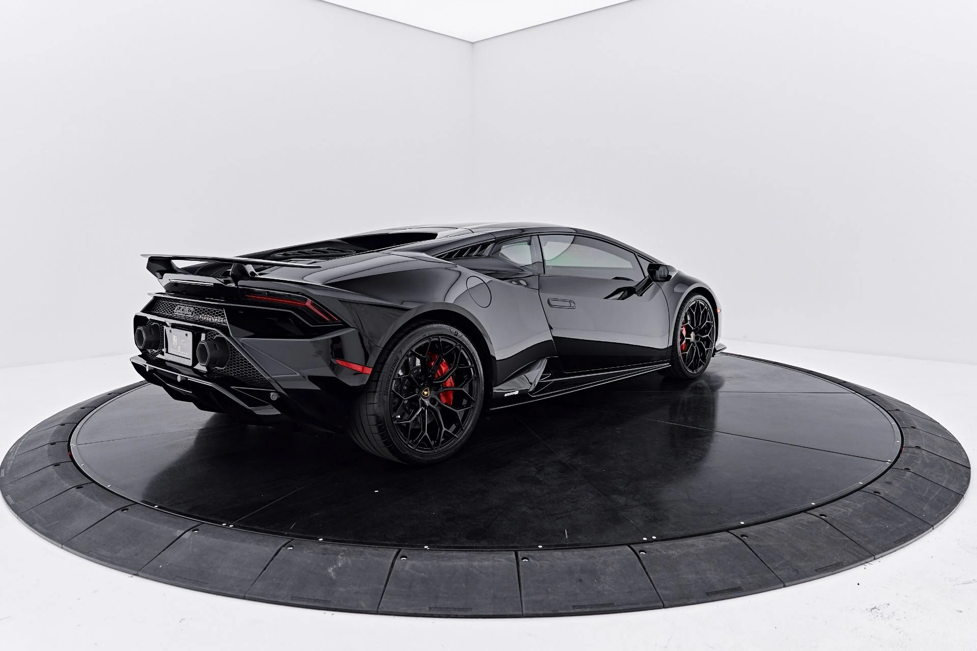 mph011_3402104908_Used_2024_Lamborghini_Huracan_Tecnica_Base_1790185315_f781105348