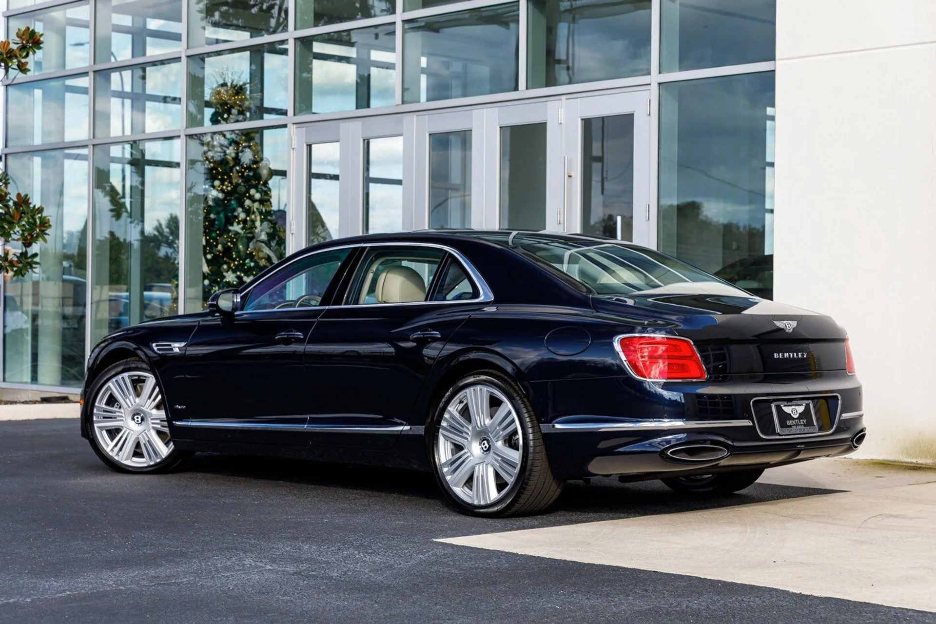 mph011_3404655068_981a66e092afdacc30014fa2e0e4bfc8x_9a11b4d7fa