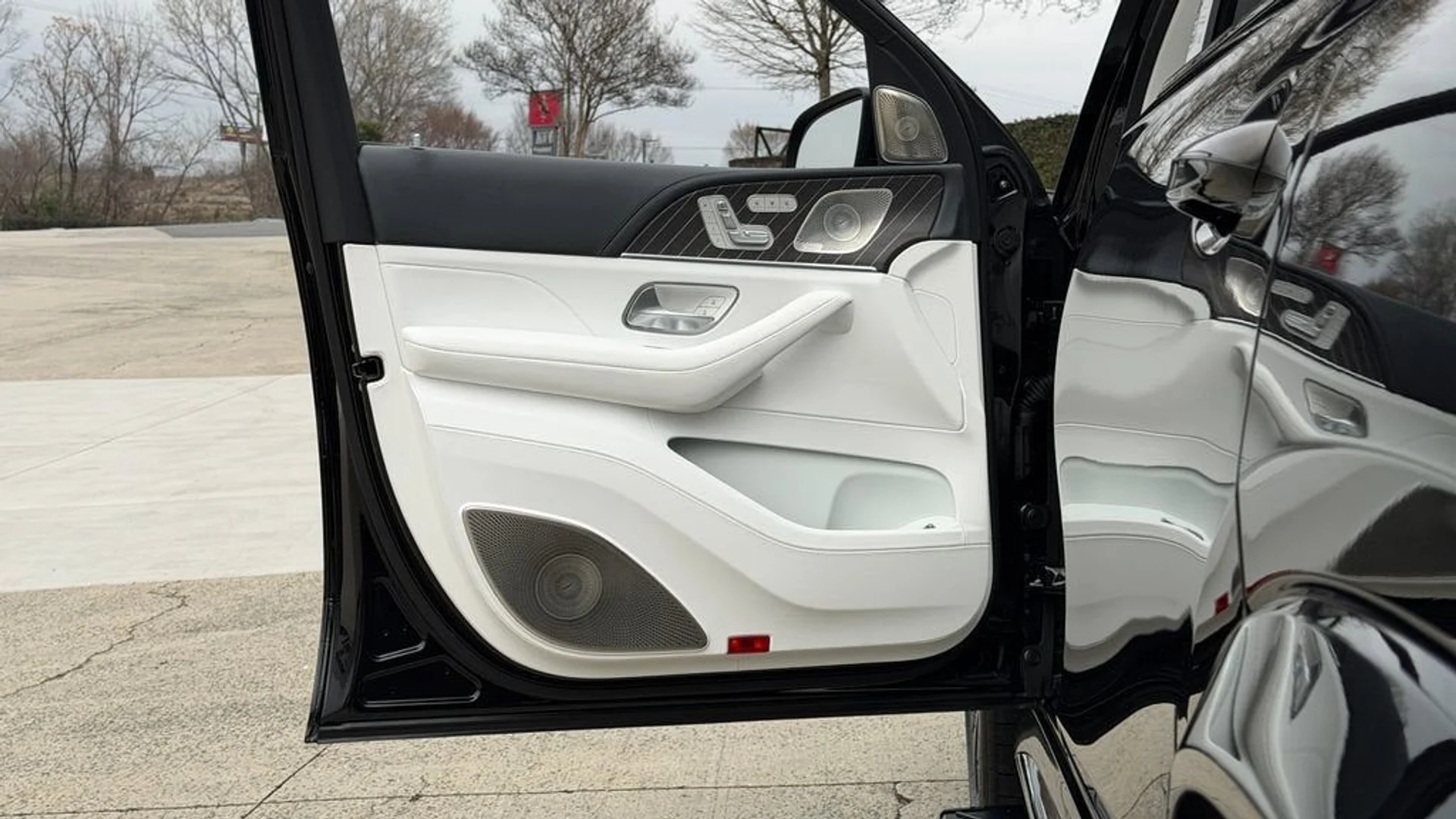 mph011_3428212492_7aea2b8f9c214fe7b3afda800b60fbb7_3688e1777f