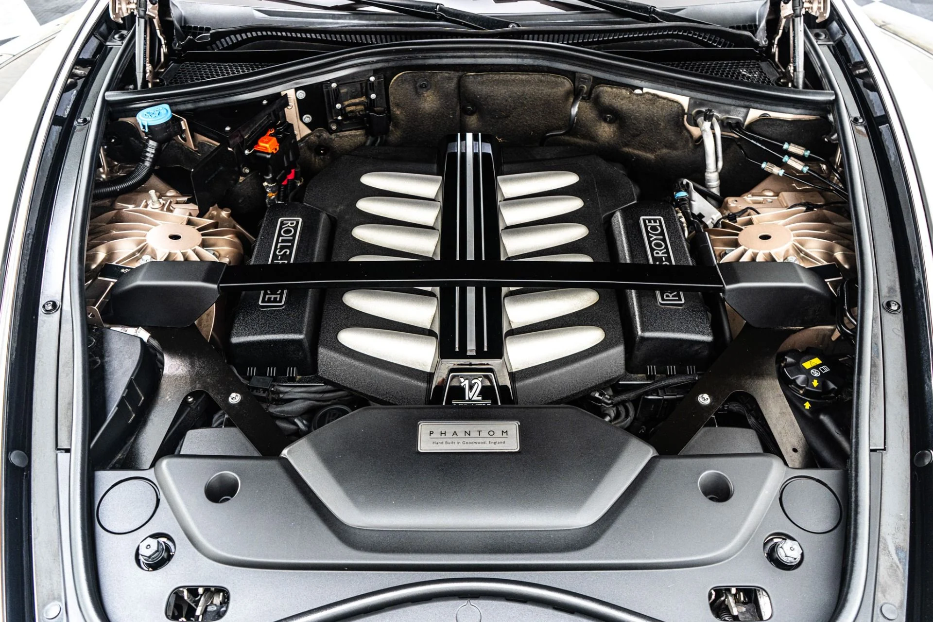 mph011_3428471161_Used_2019_Rolls_Royce_Phantom_The_Phantom_Package_Two_Tone_Paint_Bespoke_Audio_1785353671_9d668f7da8