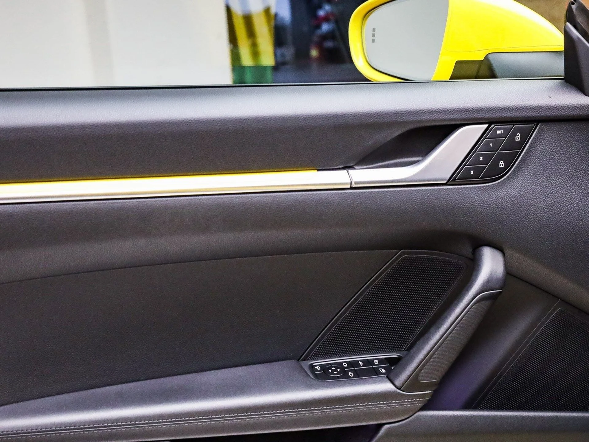 mph011_3428669499_e50bcc7f36ff898e9b33d33773224a44x_245695ba0b