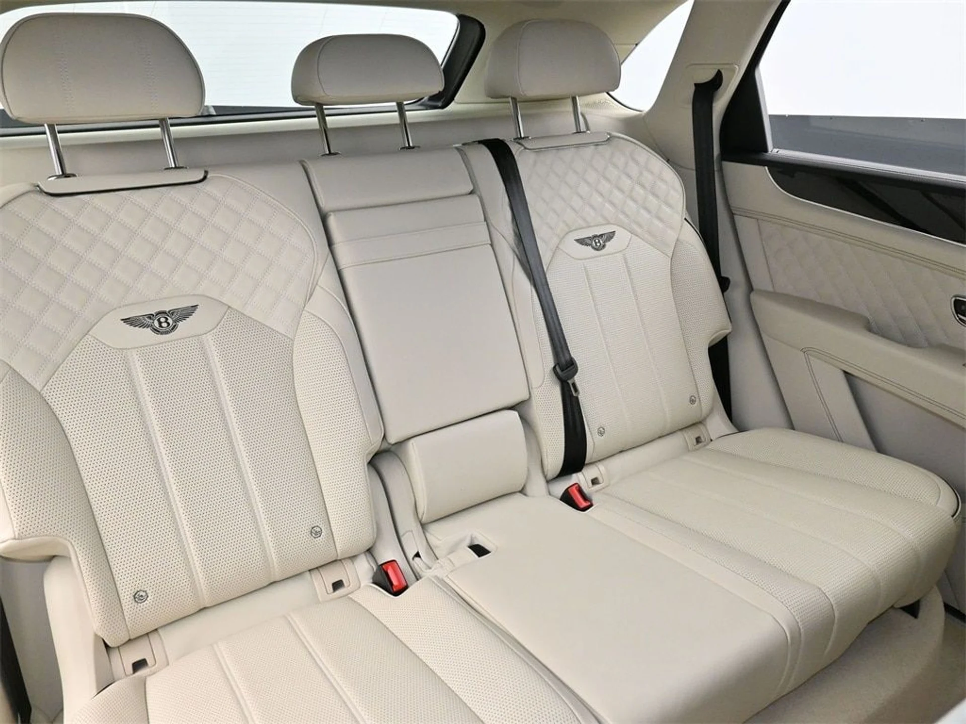 mph011_3429540641_ea6f5c45cc6de8734e8738b2f99bf085x_cd76bab092