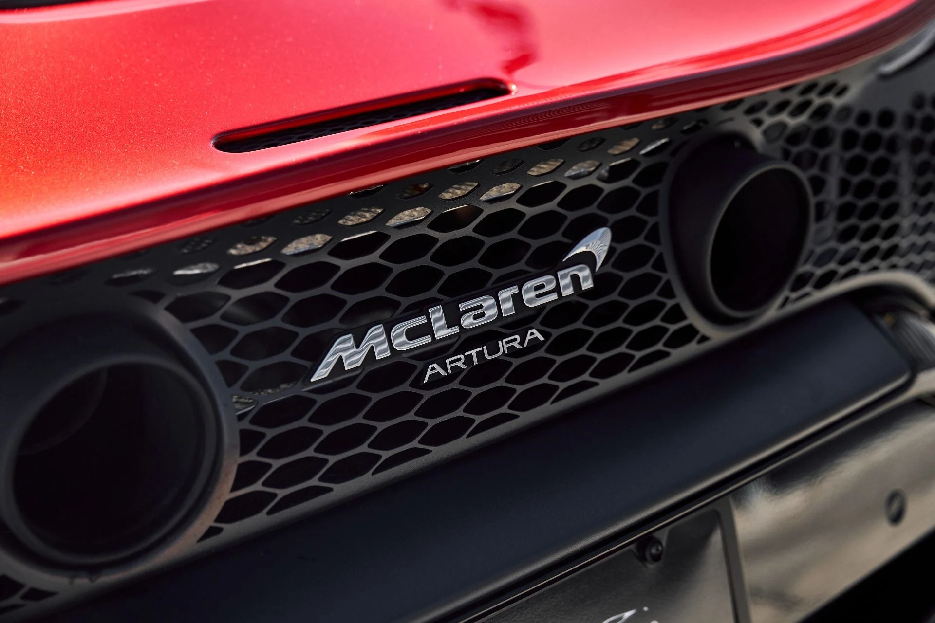 mph011_3433420758_Used_2023_Mc_Laren_Artura_1770256411_765bbd3ea5