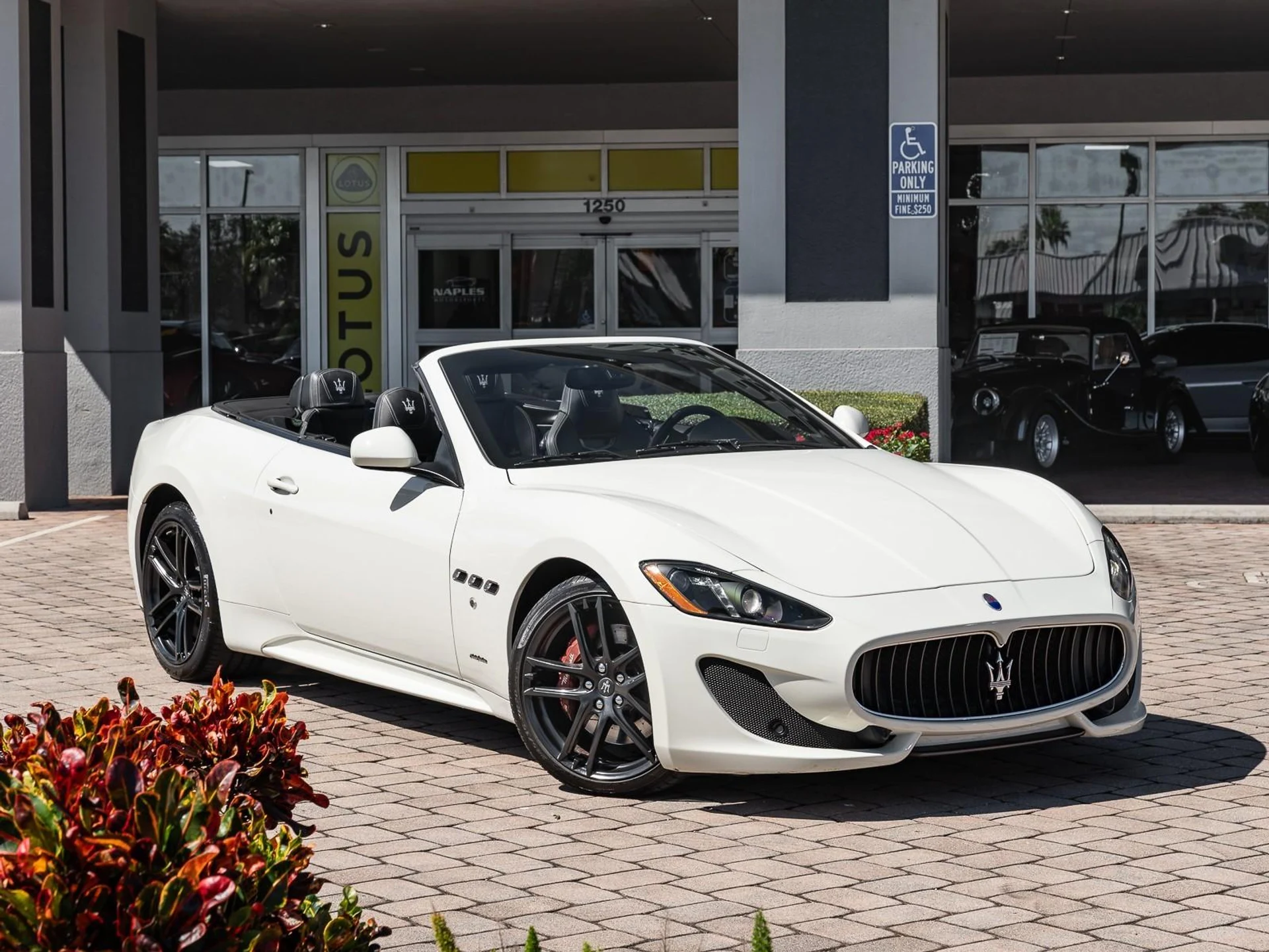 mph011_3442474511_Used_2015_Maserati_Gran_Turismo_Convertible_Sport_1760472331_246c0aec02
