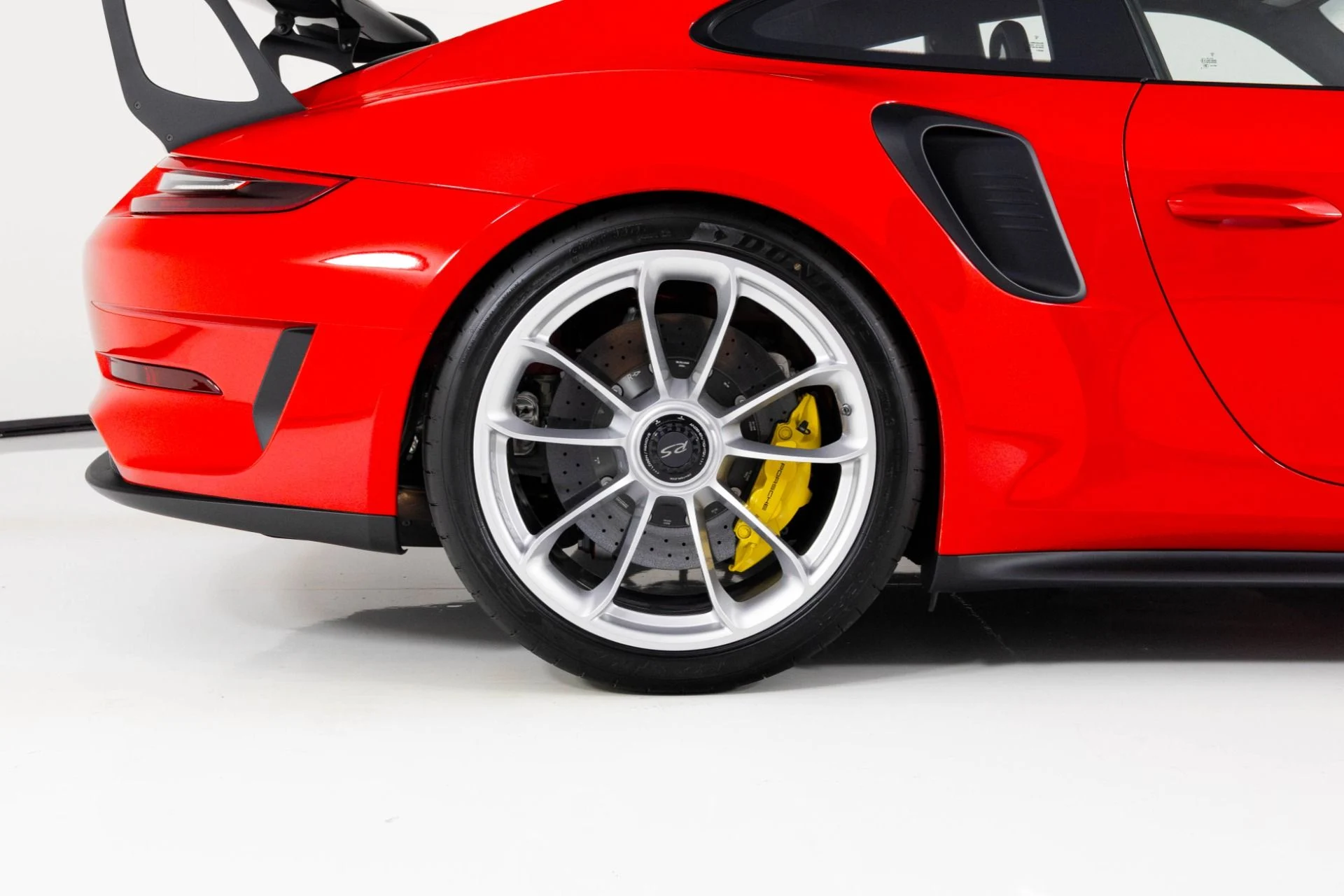 mph011_3444027275_Used_2019_Porsche_911_GT_3_RS_1762190392_ec6d71df63