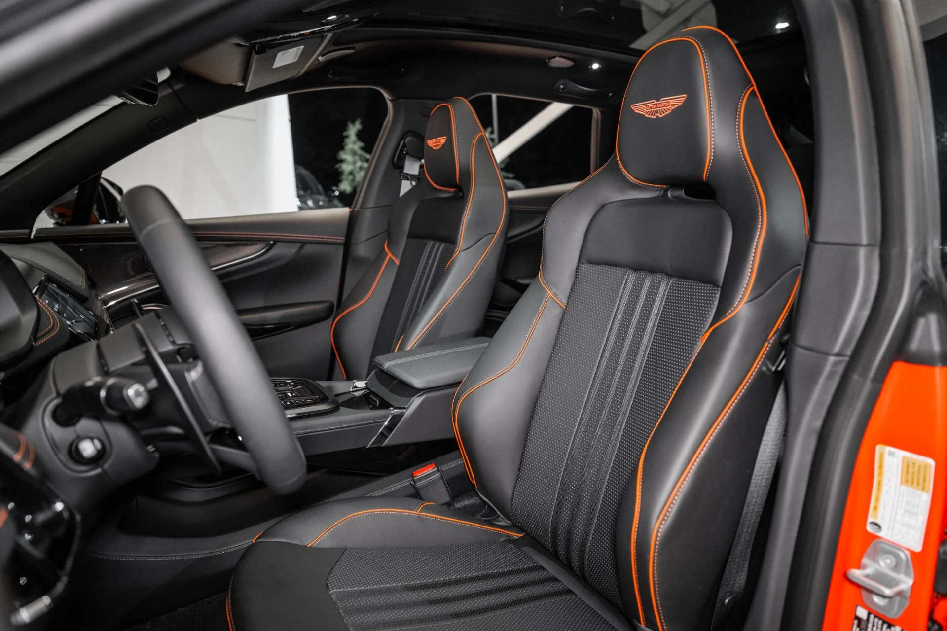 mph011_344435931_Used_2025_Aston_Martin_DBX_707_1748959342_c732ac45a5