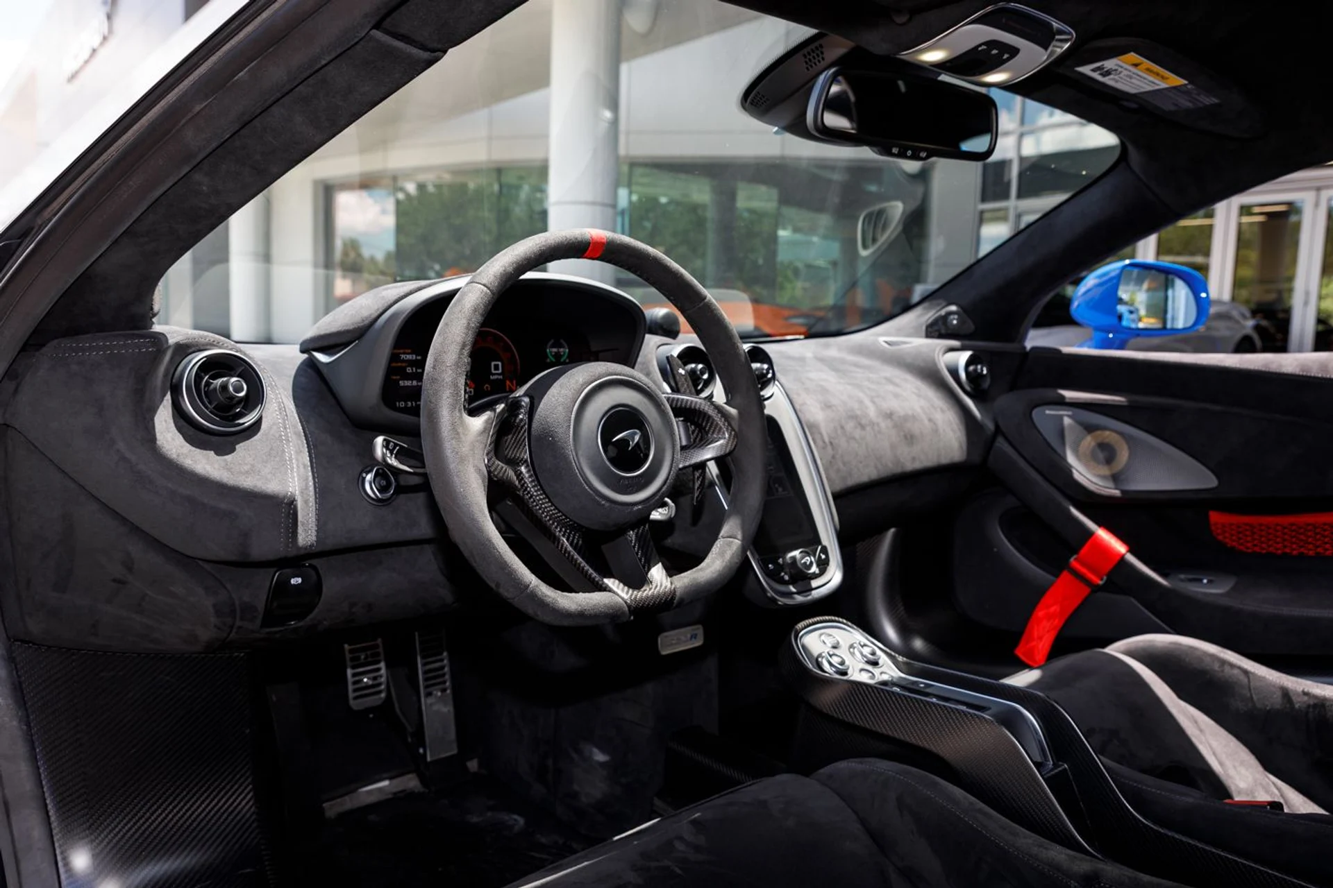 mph011_344622331_586_p12_l_5fd0cf62a8