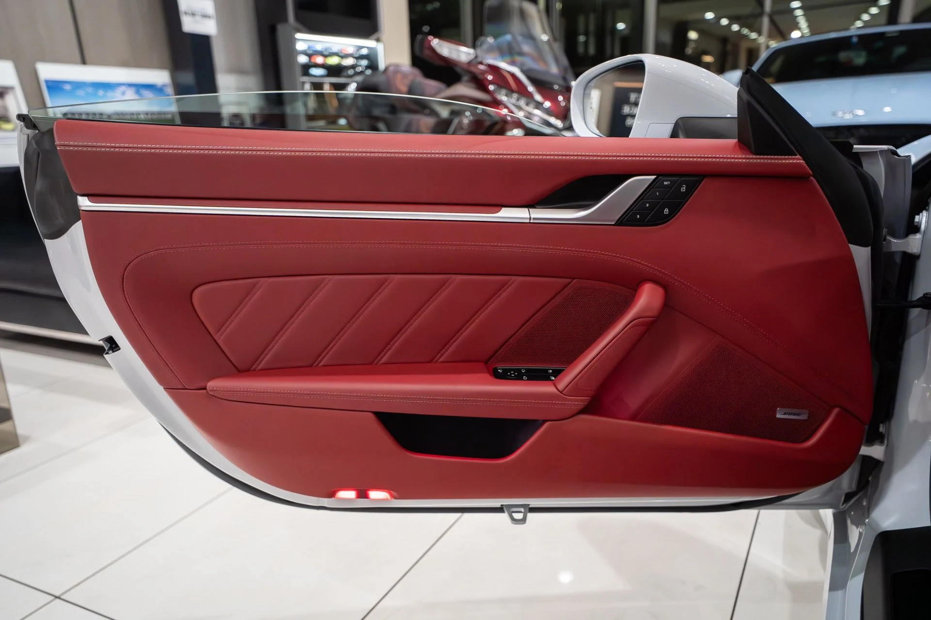 mph011_3448827143_11869_p12_l_5dec31b721