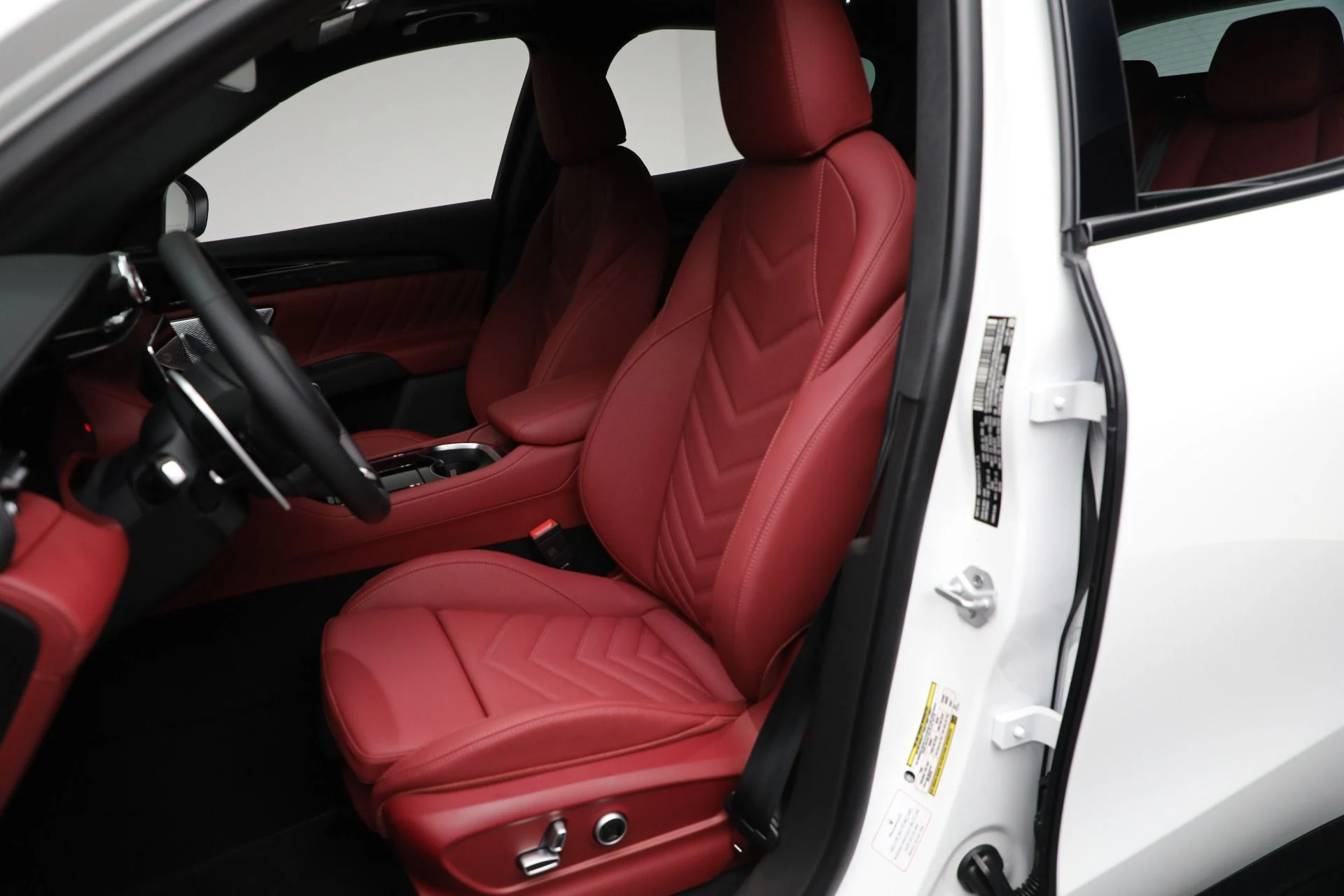 mph011_3451304774_New_2025_Maserati_Grecale_Modena_c8c5636605