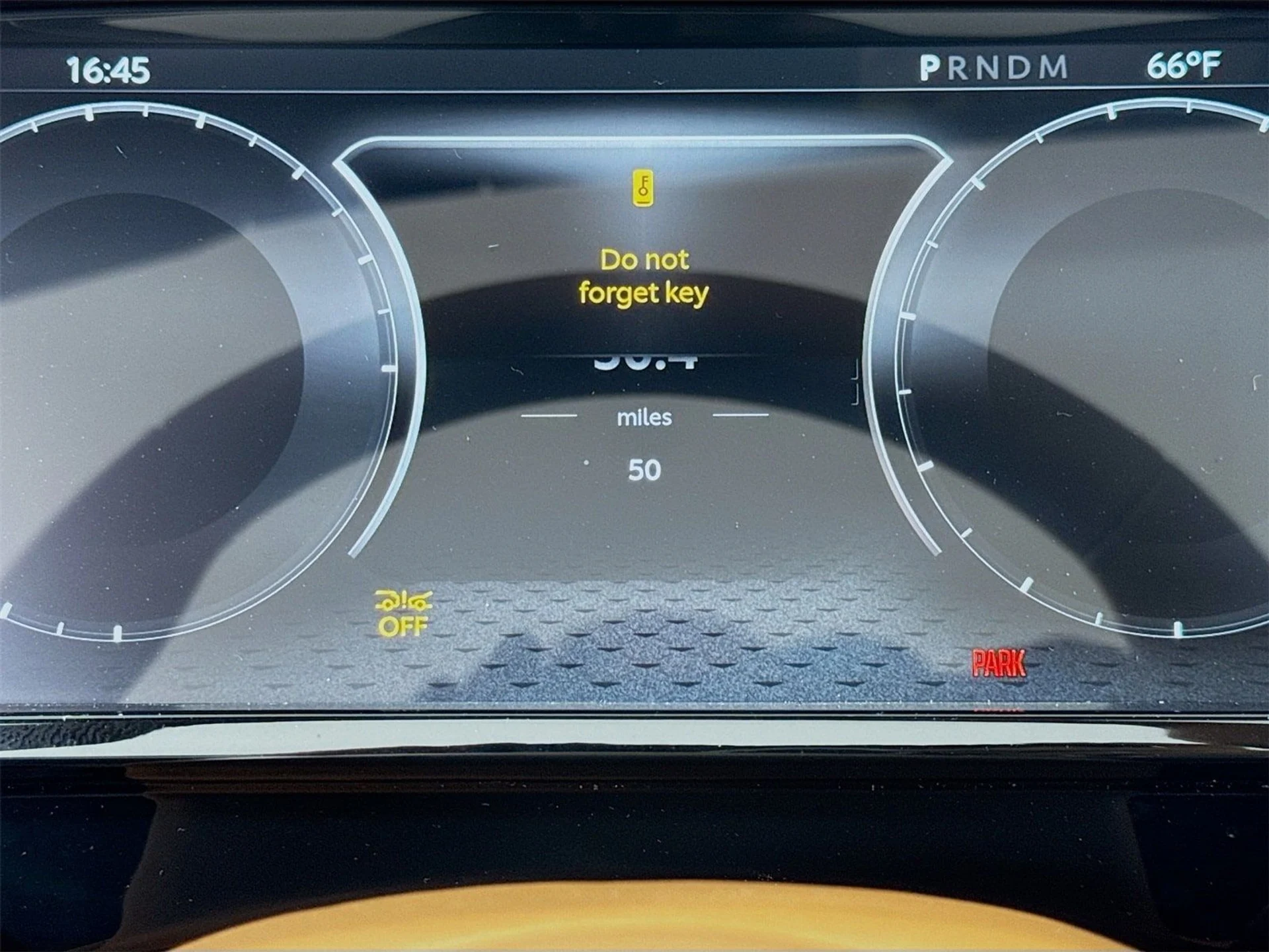 mph011_3455758159_8c9b8fba5f6c99bdad0f024e27ac52b8x_53084a6ebd