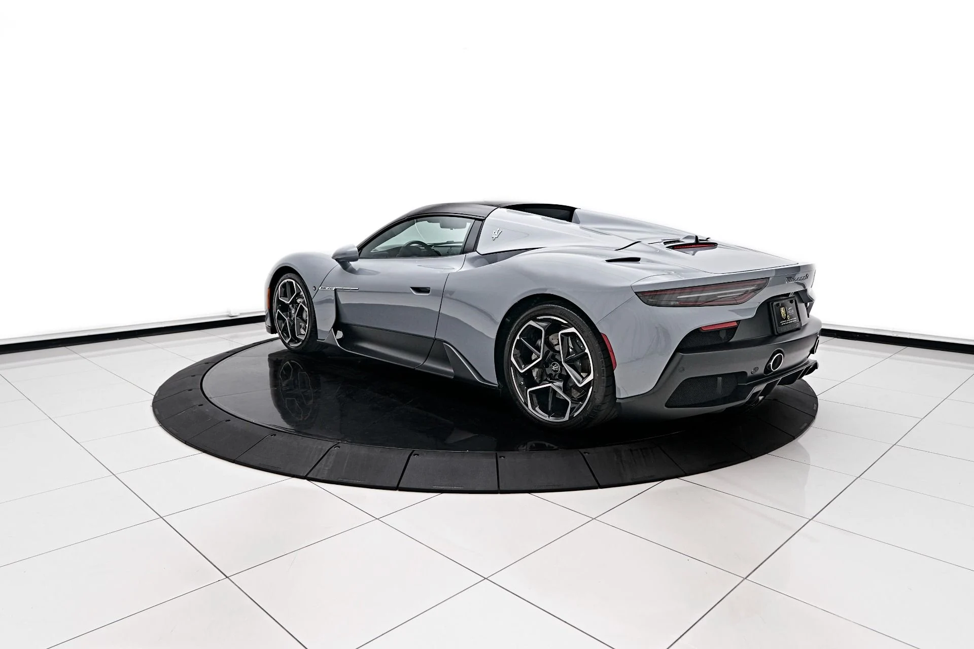 mph011_3458683196_Used_2023_Maserati_MC_20_1738621000_7be84dac73