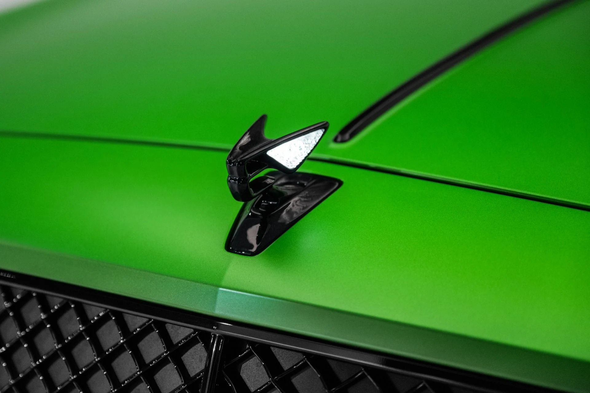 mph011_3463438030_Used_2024_Bentley_Flying_Spur_S_Hybrid_1749914202_bf99b33350