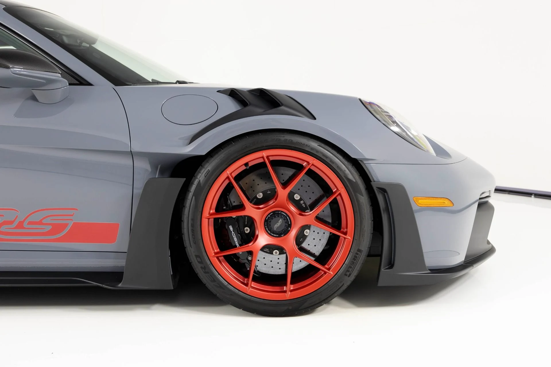 mph011_3467023355_Used_2024_Porsche_911_GT_3_RS_1759531861_8d69612371