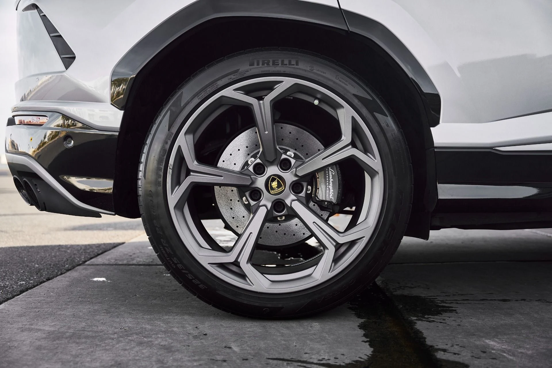 mph011_3472636749_Used_2021_Lamborghini_Urus_1771117229_b1cf6a5c87