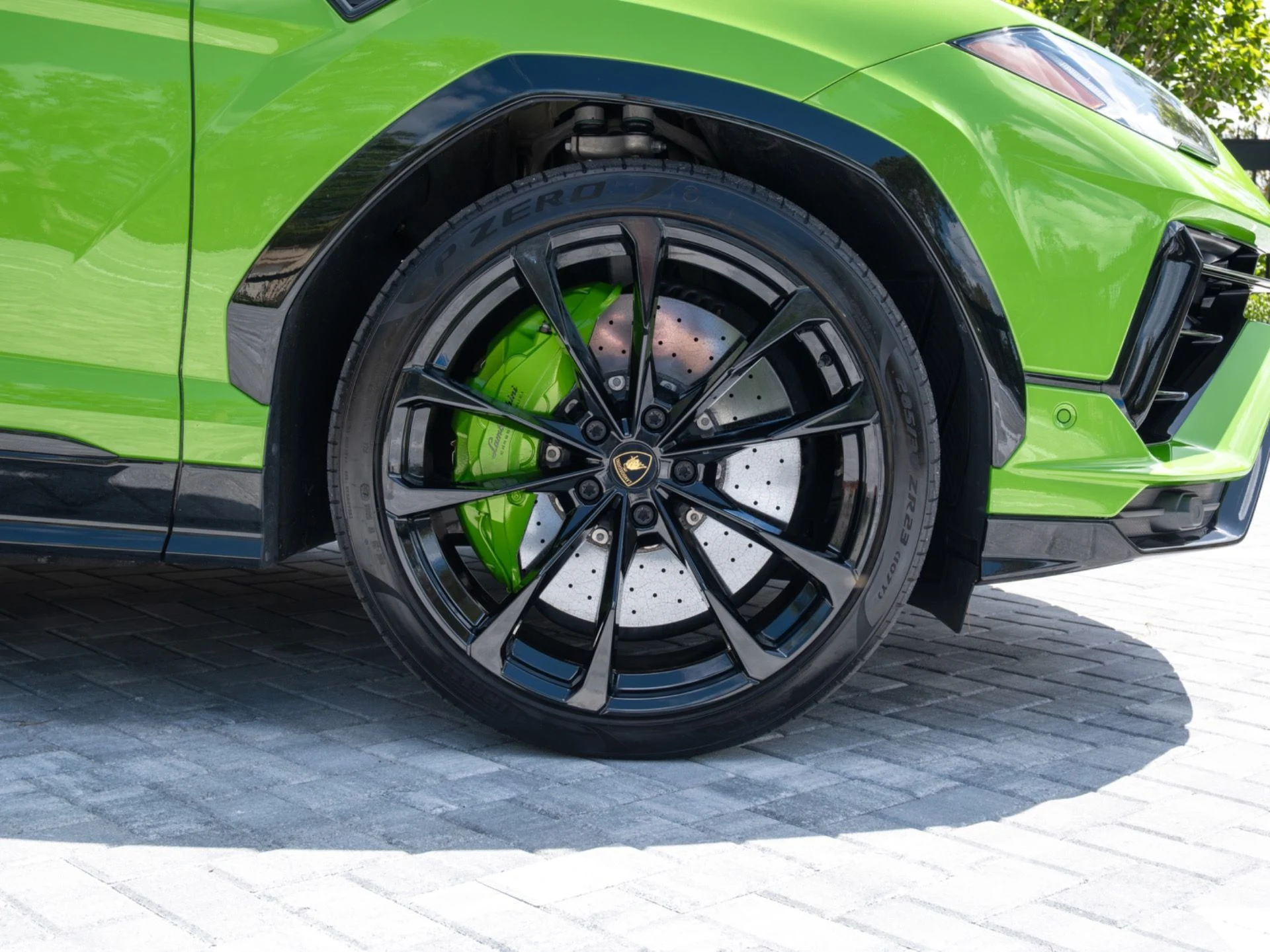 mph011_3477156301_Used_2024_Lamborghini_Urus_S_1775489520_4e4738cfa7