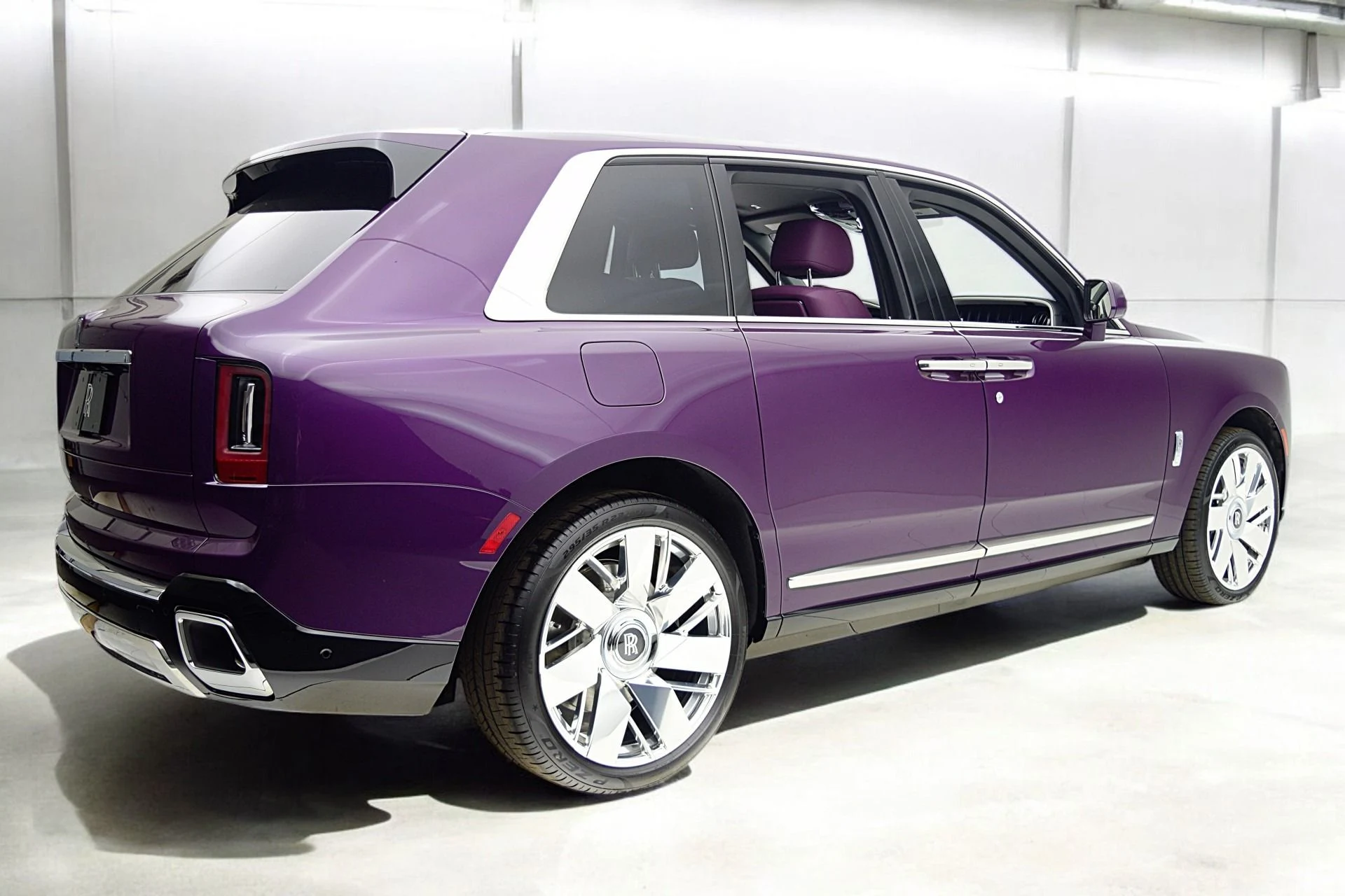 mph011_3478492757_Used_2025_Rolls_Royce_Cullinan_b07f82162b